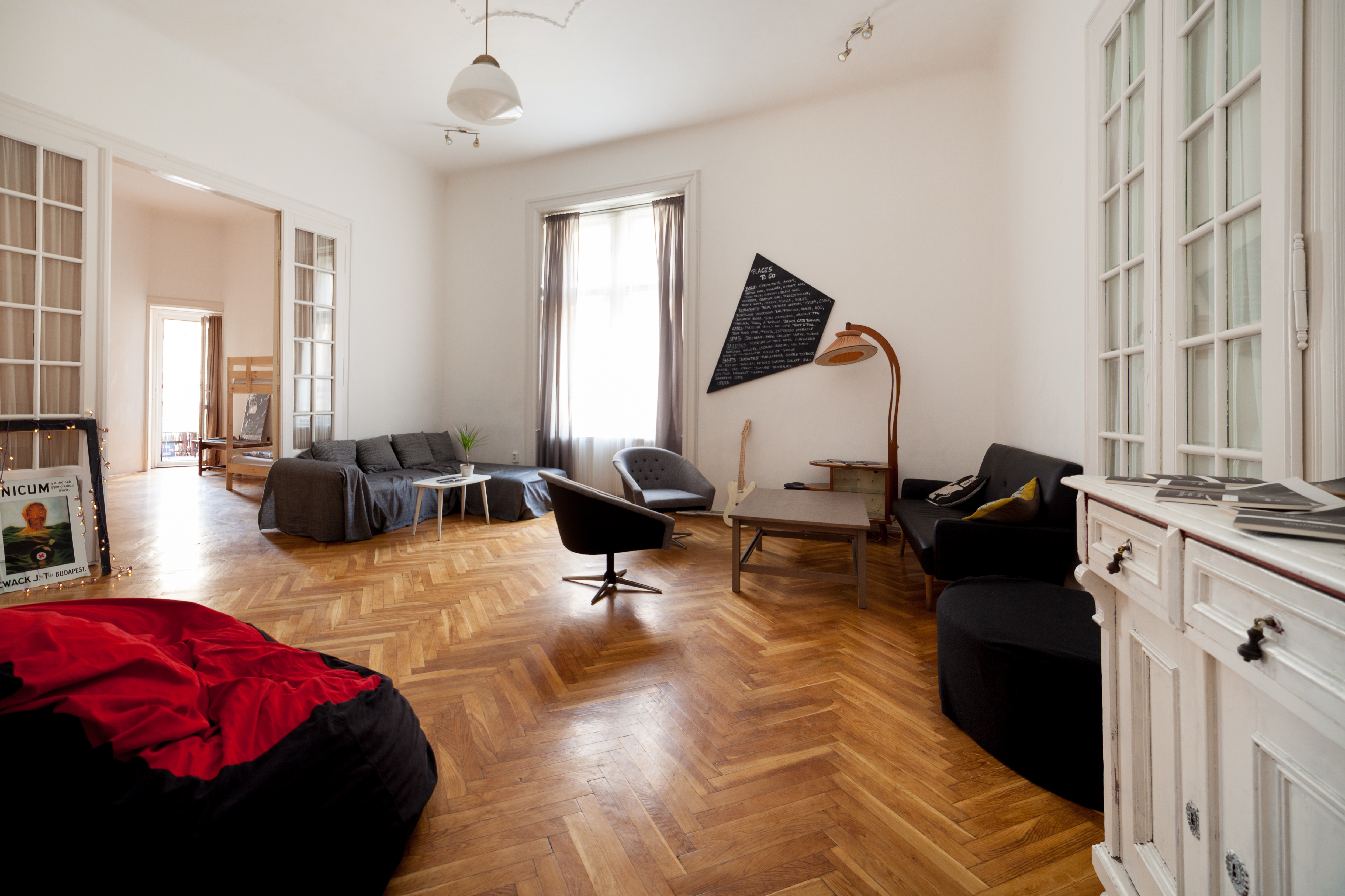 Great apartment for groups!
