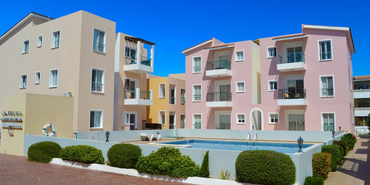 Bright apartment in Universal + pool & balcony