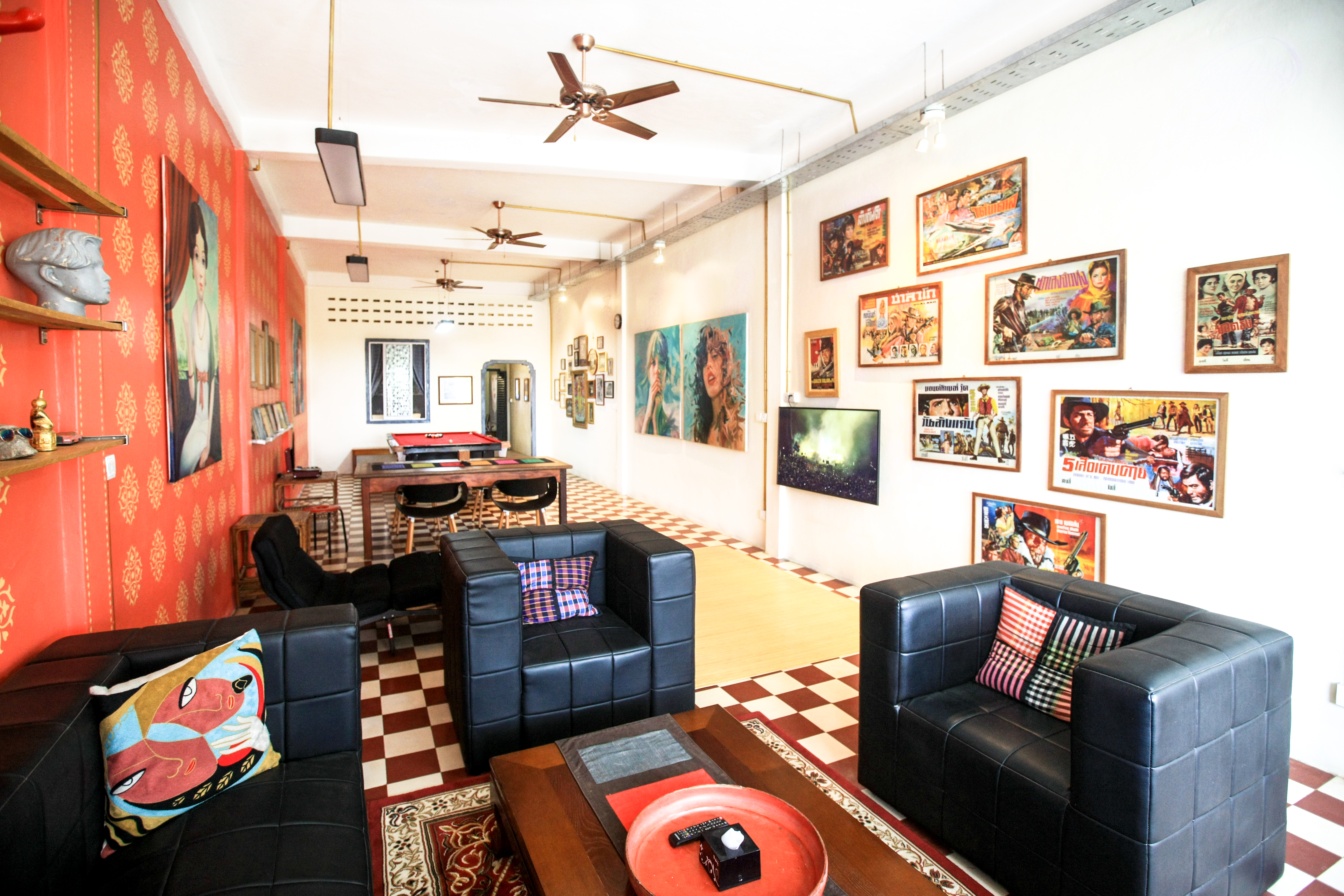 2 Bedrooms Designer's House Central City