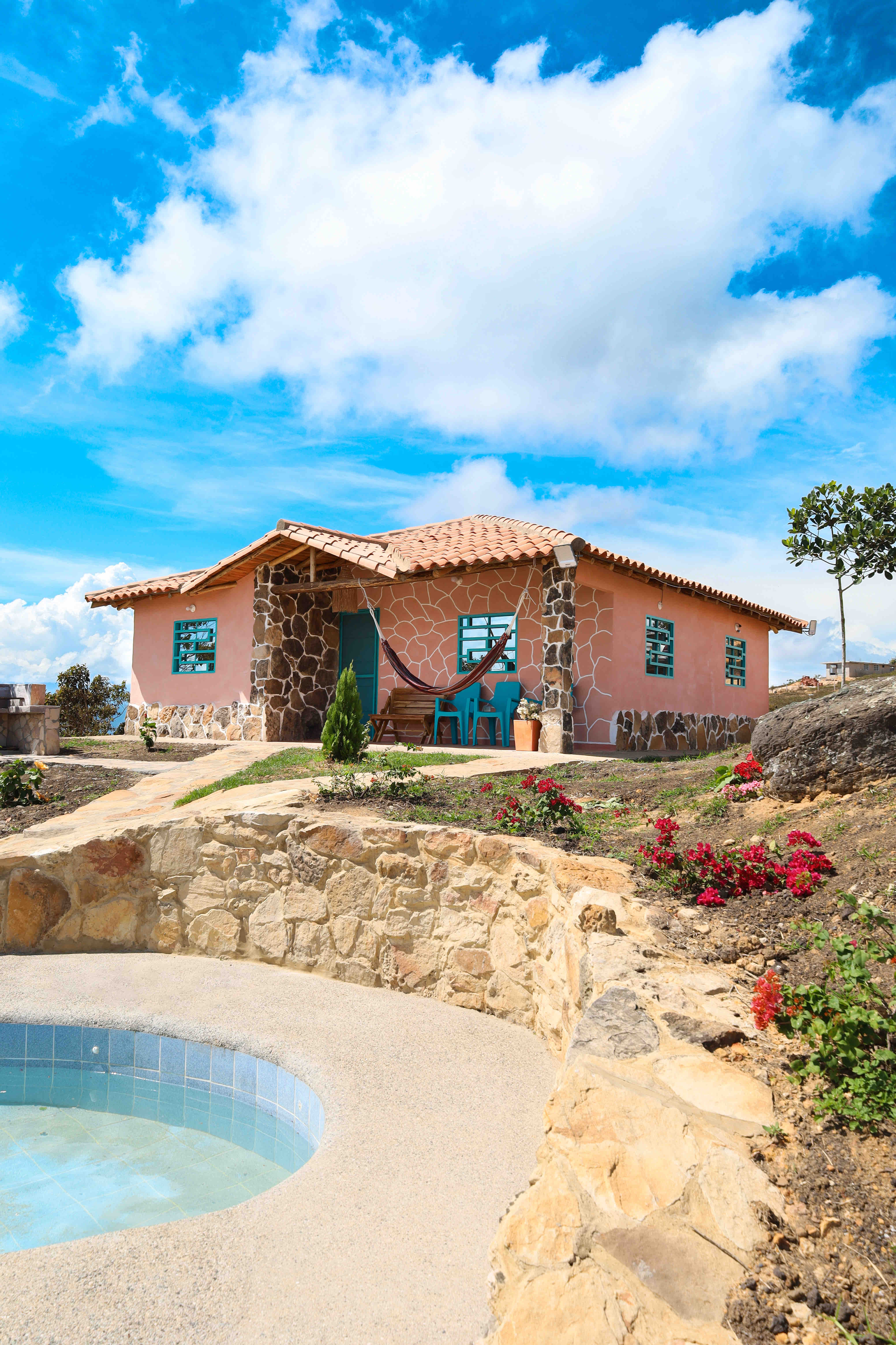Cabin with pool at Mesa de los Santos