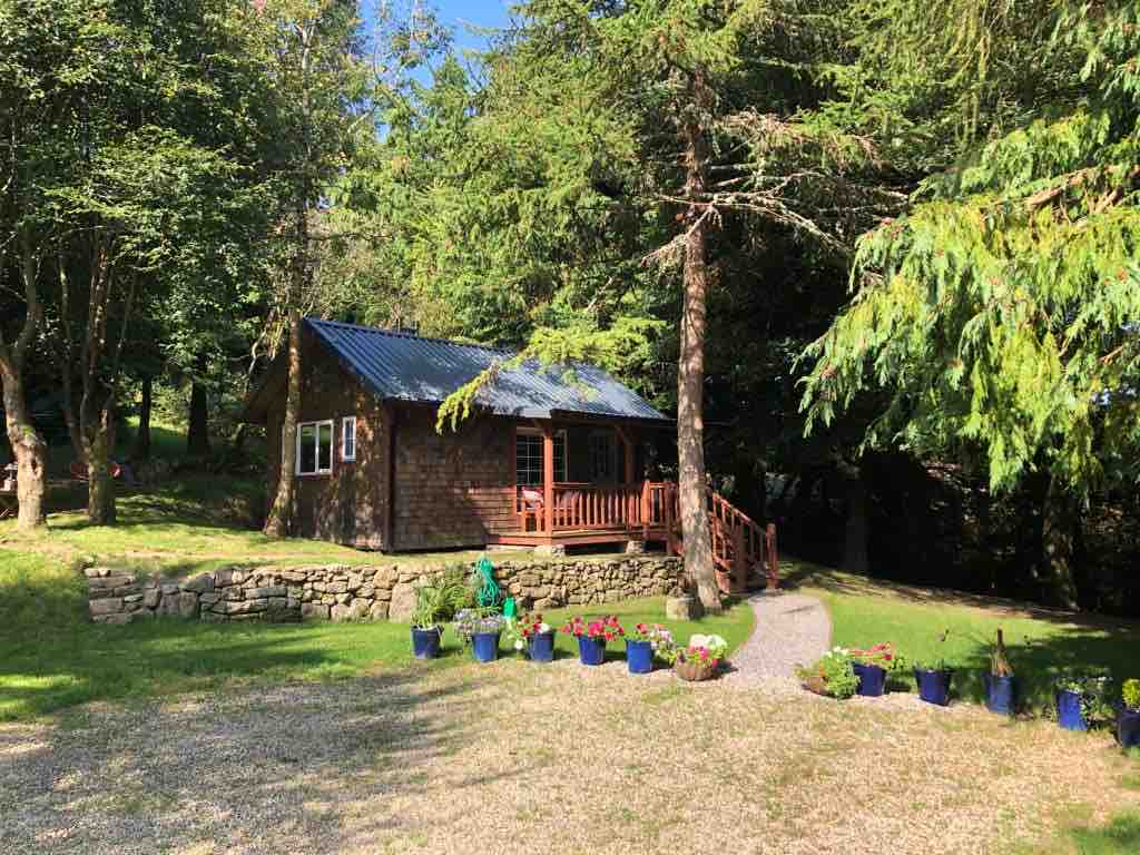 Willow Lodge with Wood burner Hot Tub.