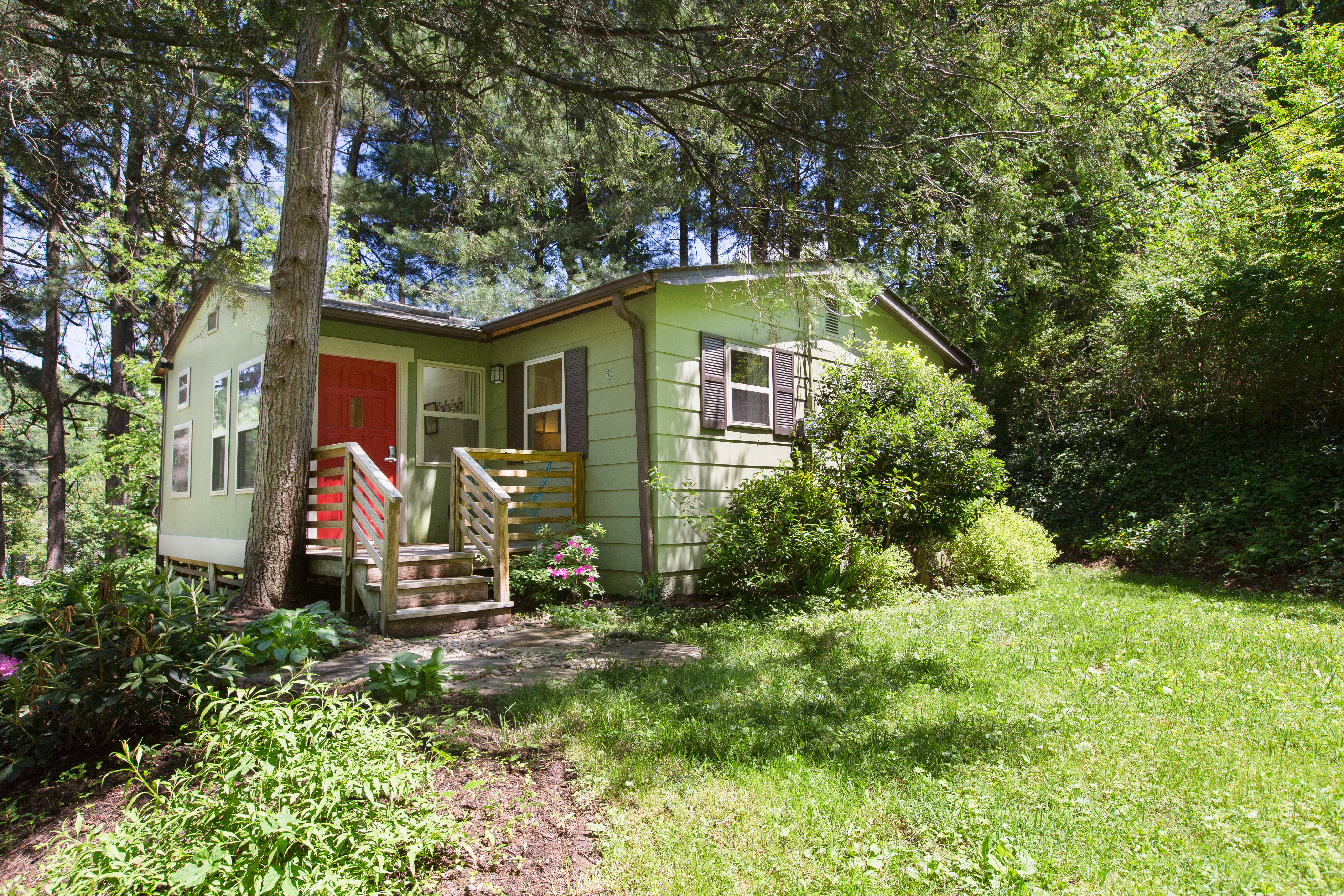 Hidden getaway close to downtown! in 28805, Asheville