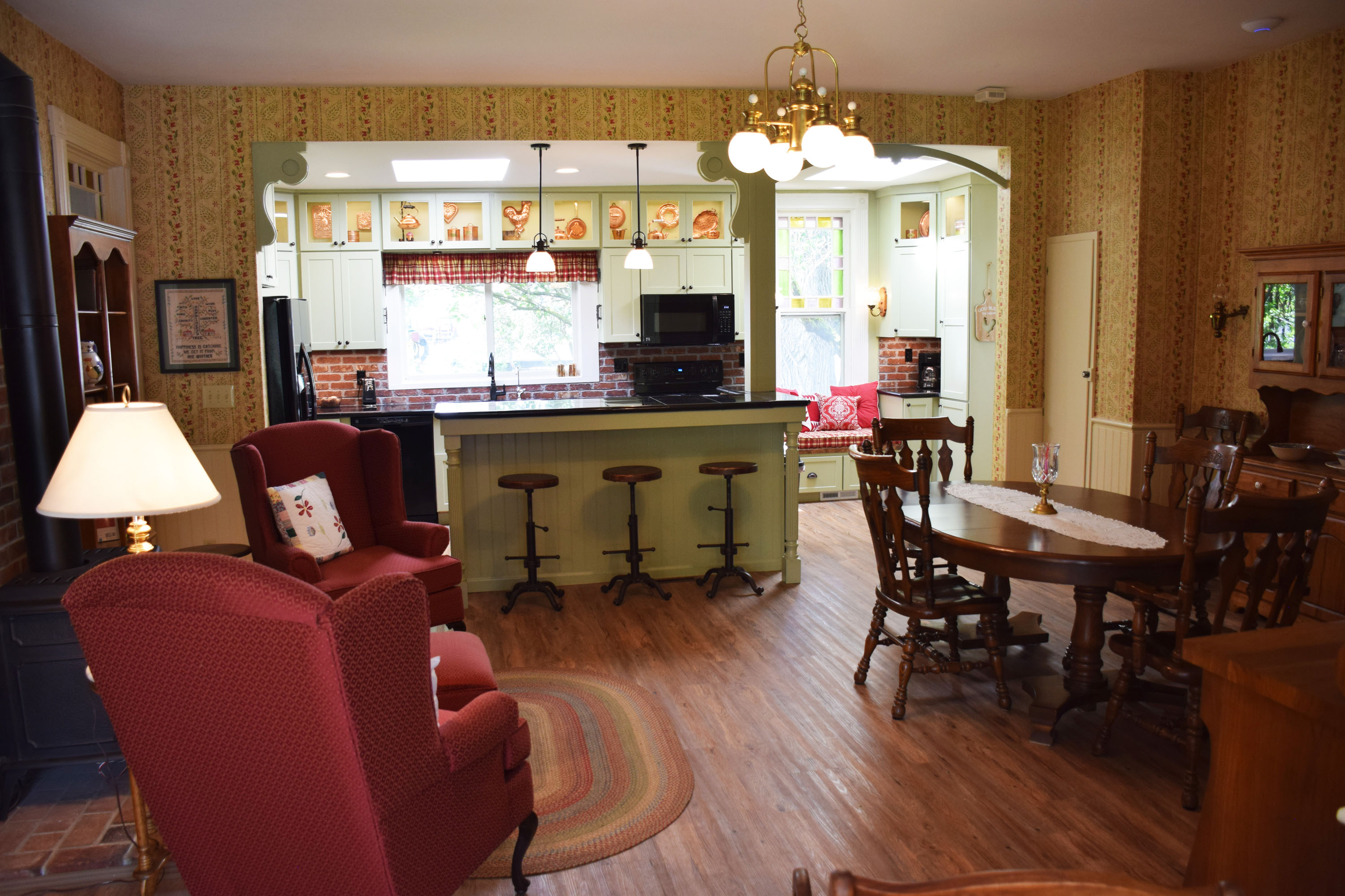 Granny's Farmhouse, an historic 1895 Victorian Houses for Rent in La