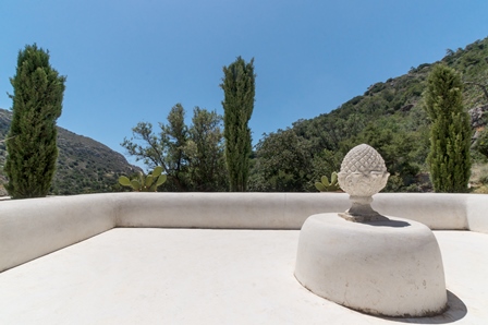 Crete Retreat: Nature & Comfort Await in Ιεράπετρας, Crete