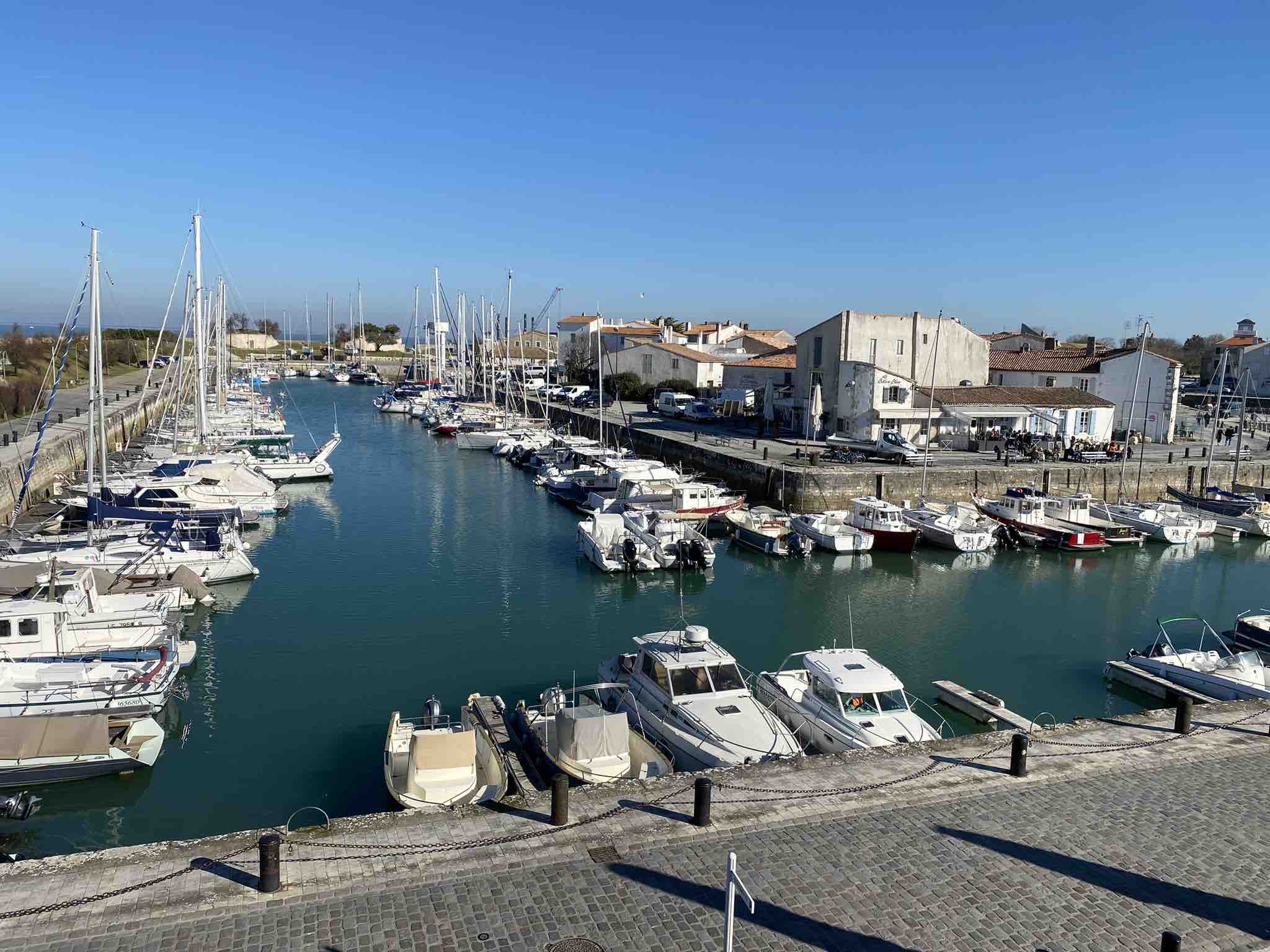 Cozy apt completely renovated with stunning views