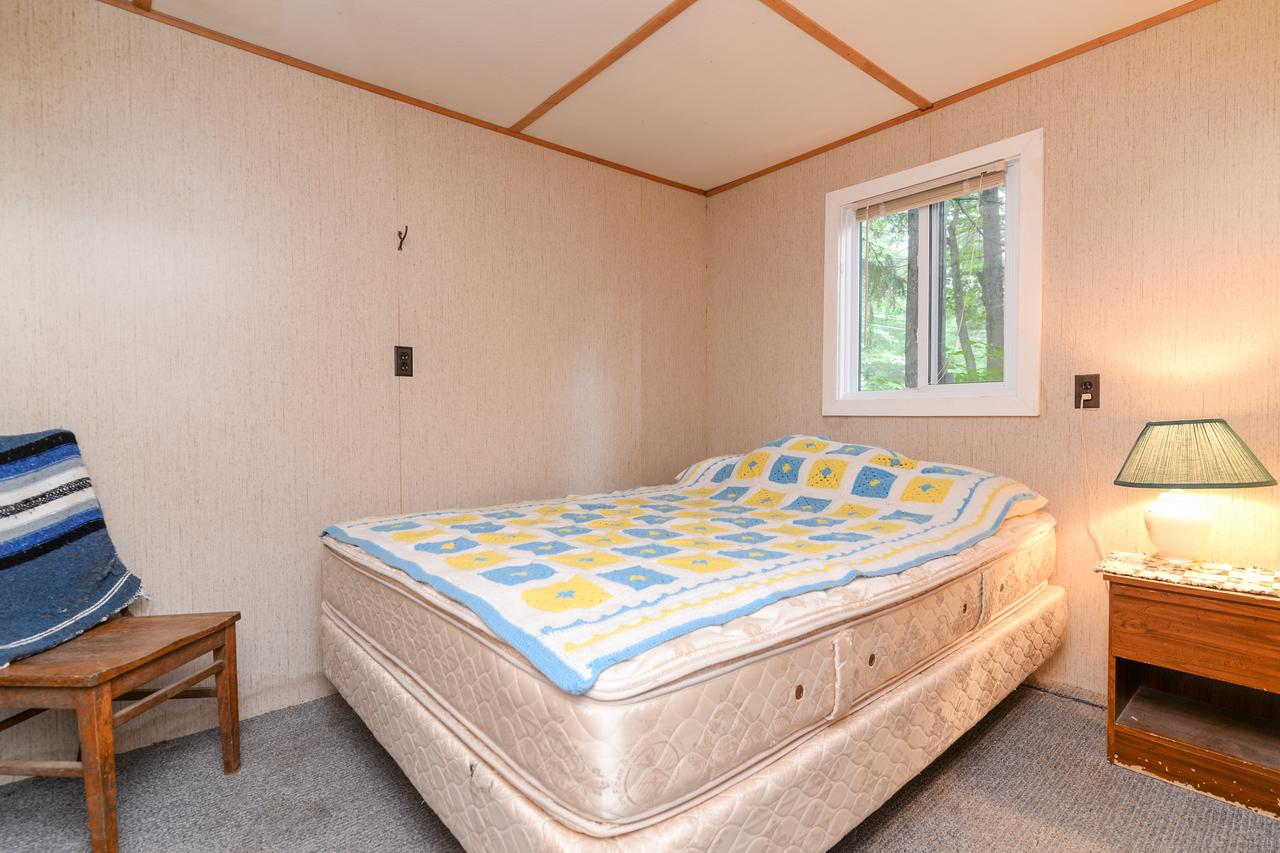 Cottages at Bon Echo's Edge Cottage 1 Cabins for Rent in Cloyne