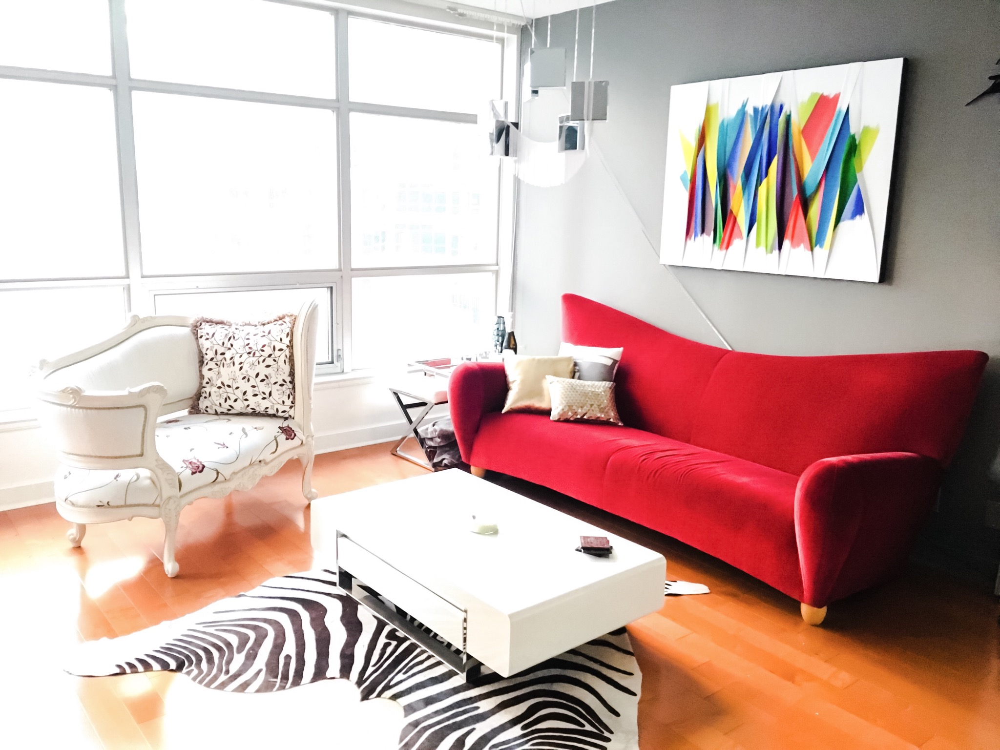 Modern 1 Bedroom Condo in Entertainment District in Waterfront Communities-The Island, Toronto