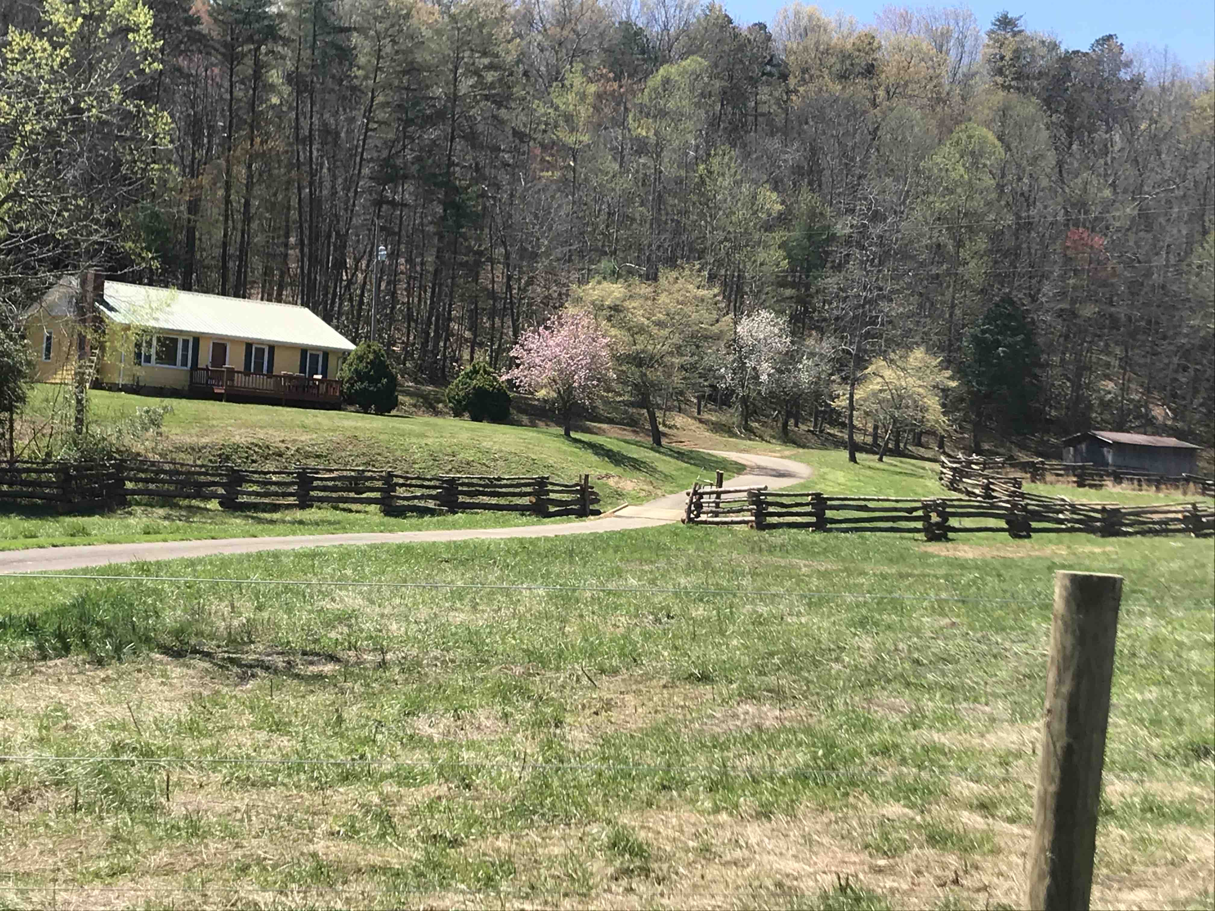 Beulah Bison Farm Bed & Breakfast (Golden Cottage) Cottages for Rent in Mount Airy, North