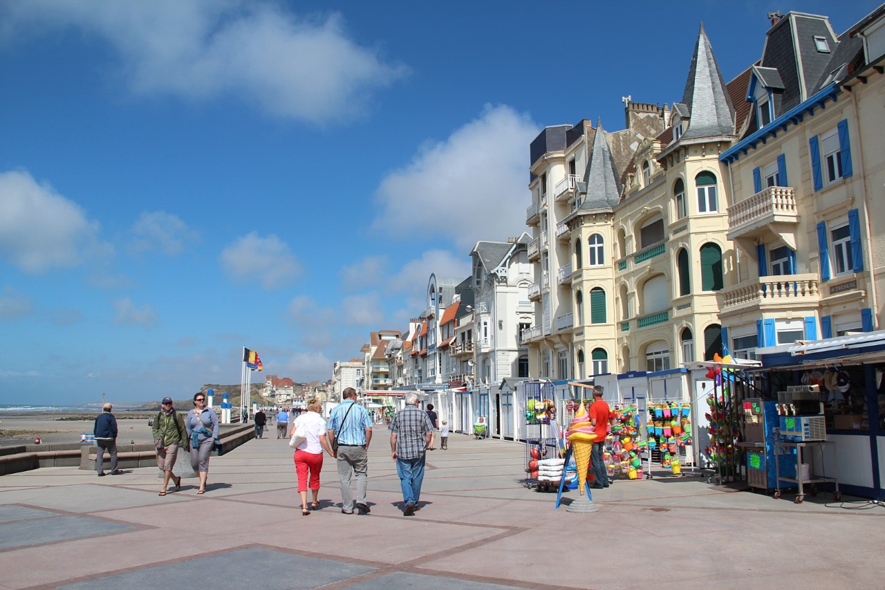 100 m from the Digue Maison in the heart of village