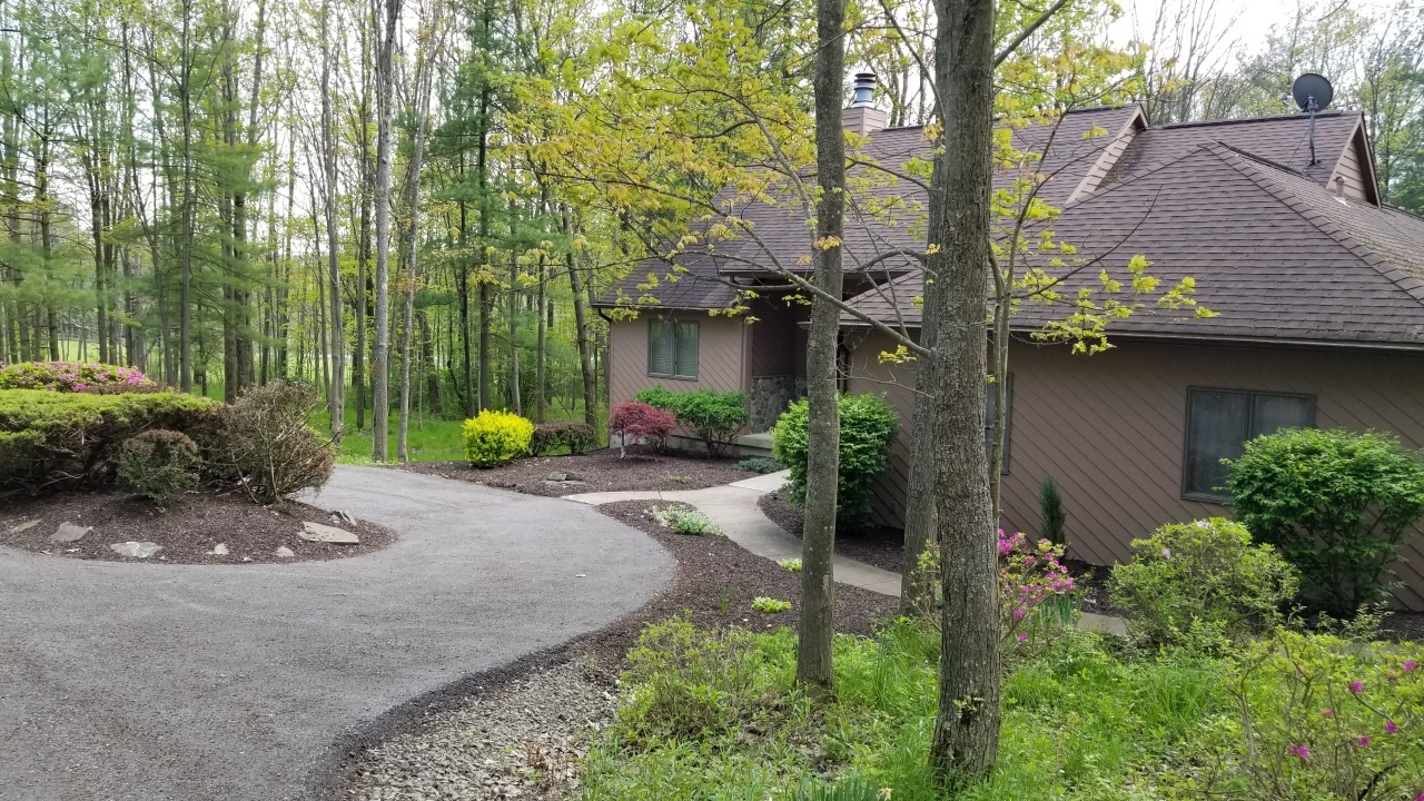 Modern country setting close to town