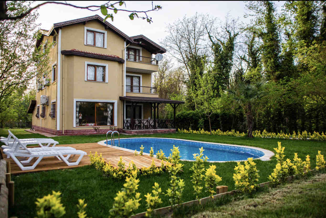 VİLLA AKASYA KIRKPINAR TAM MÜSTAKİL HAVUZLU Sapanca şehrinde Kiralık