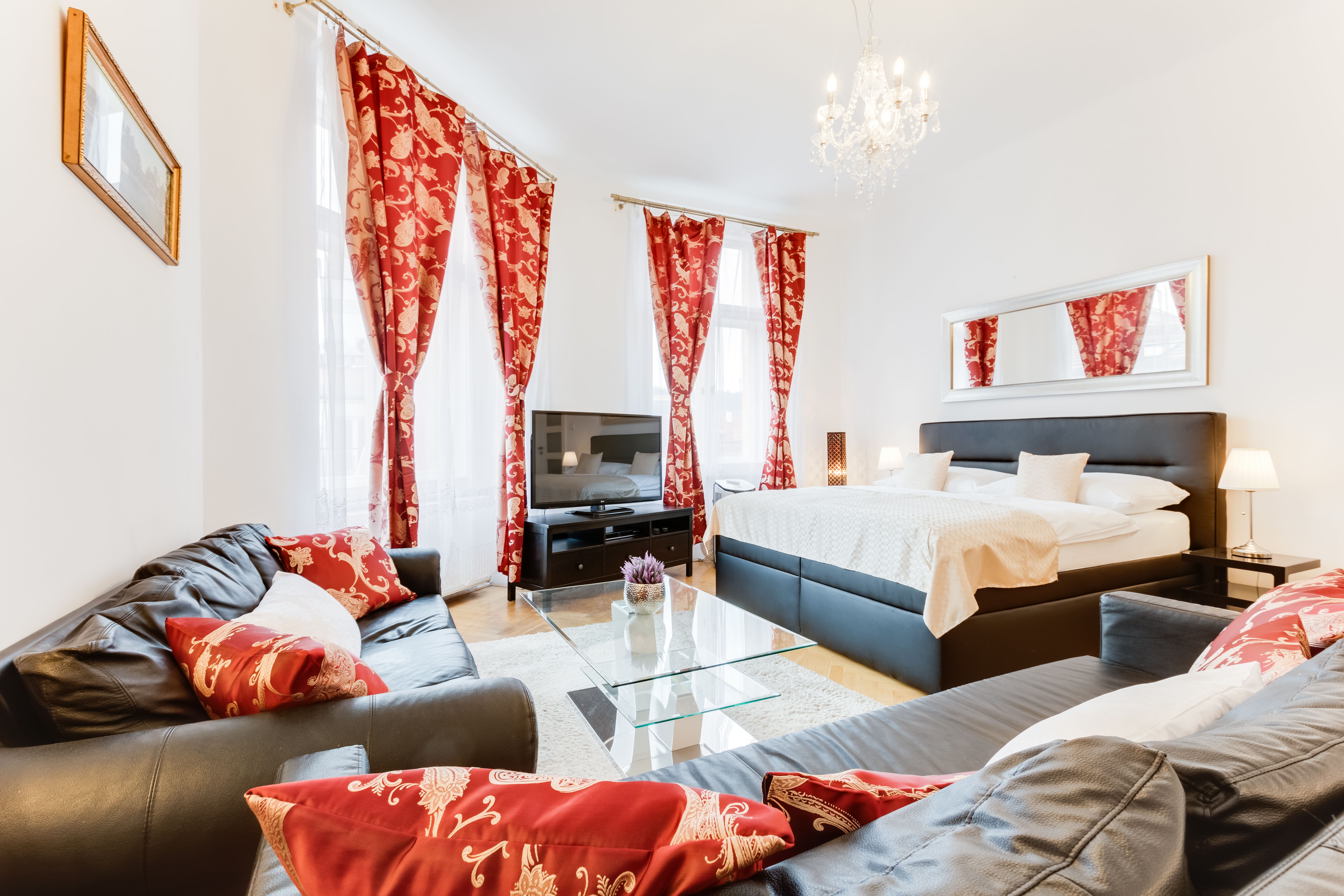 OLD TOWN SQUARE ROYAL APARTMENT