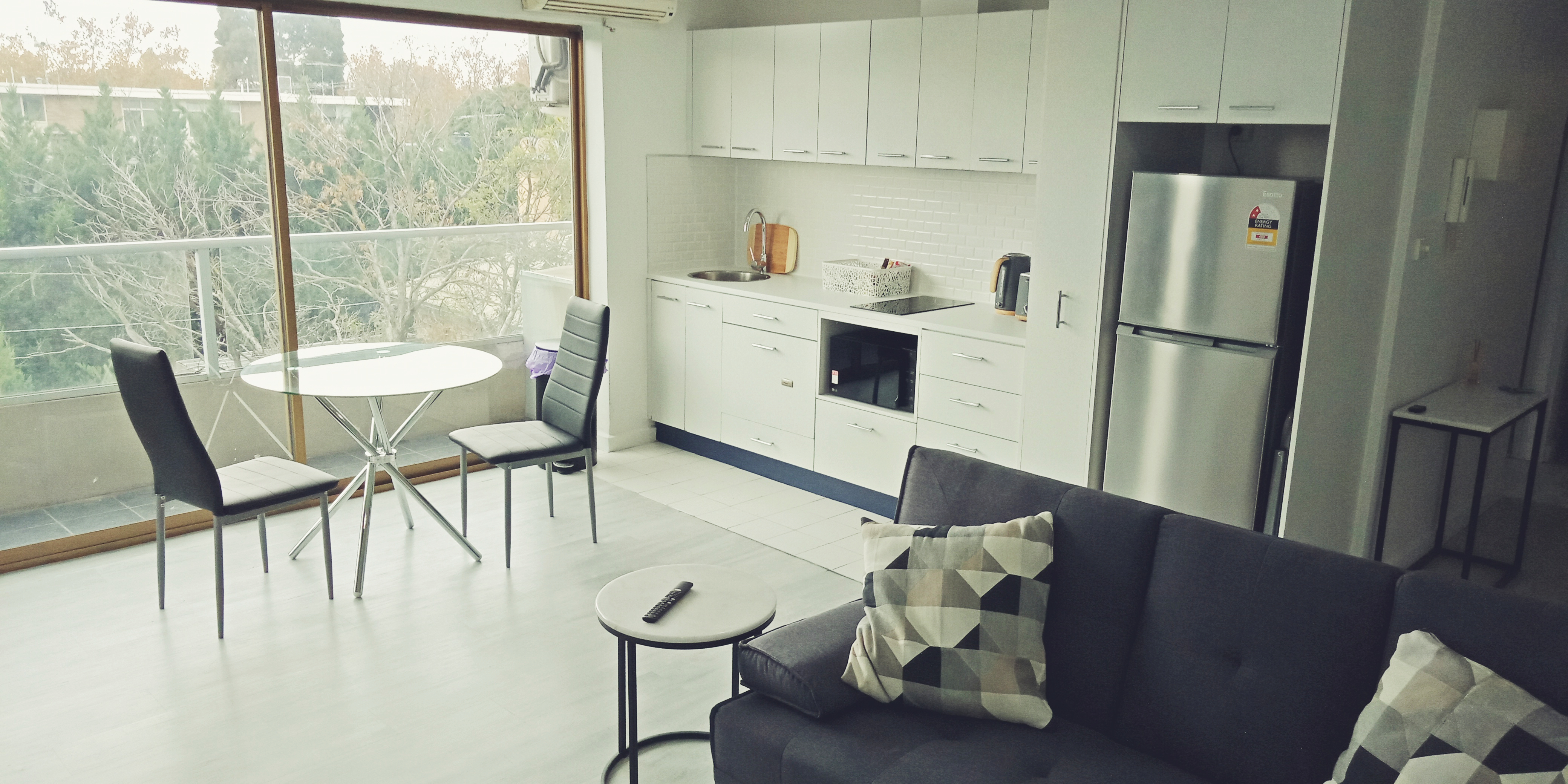 Great St Kilda 1 bedroom apartment Wi-Fi/Netflix