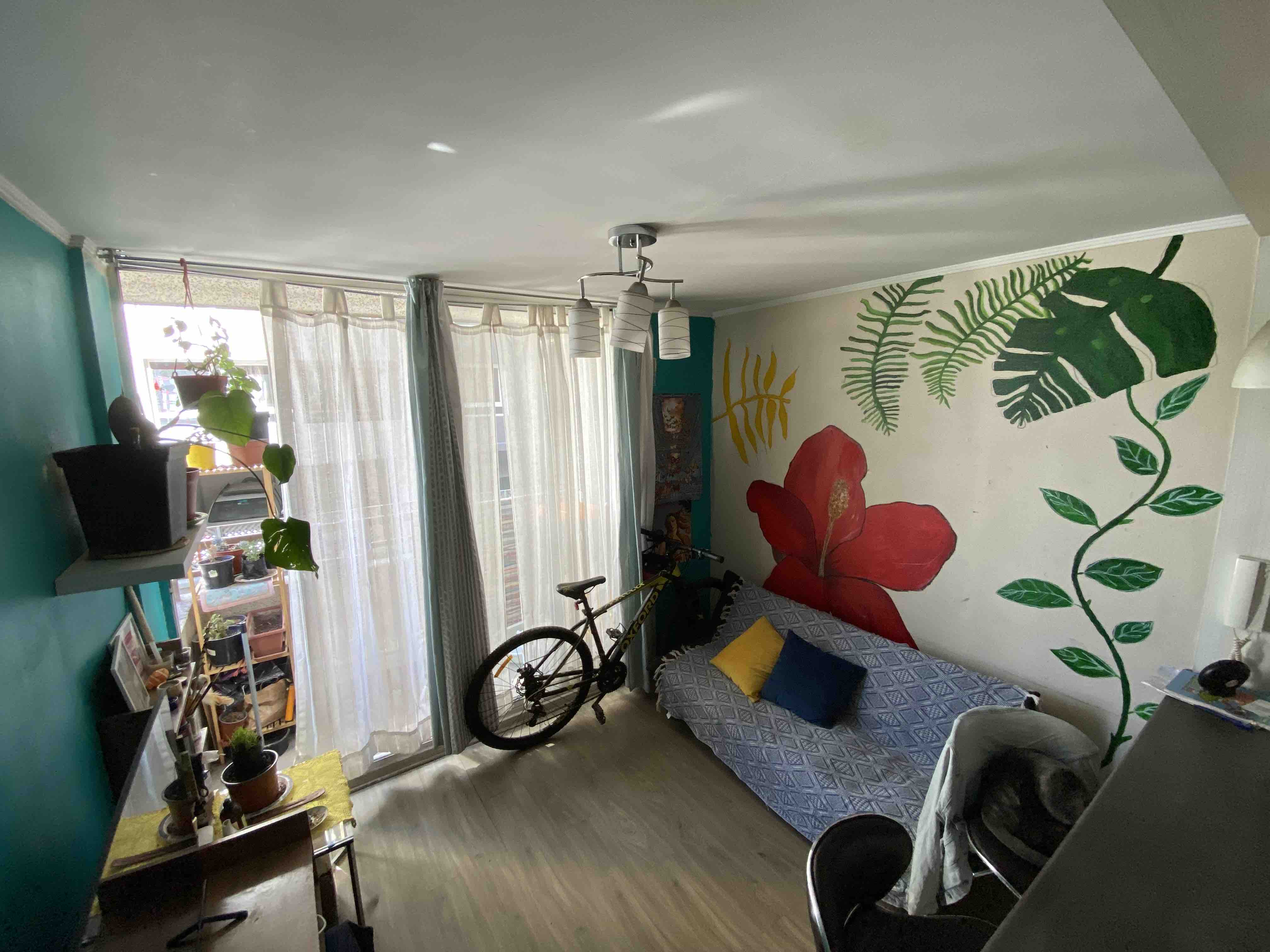 Room+Ensuite Bath 8 min  Metro Hospitals