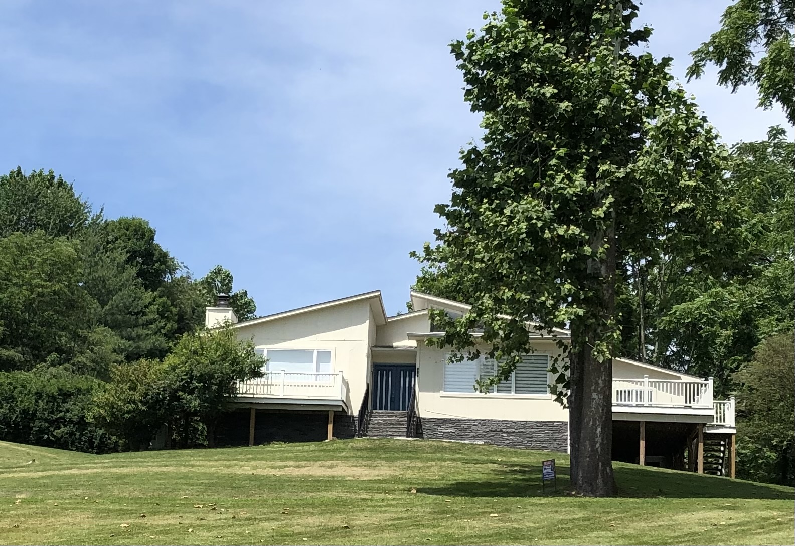 Hudson Valley Escape with Hot Tub & Stunning View
