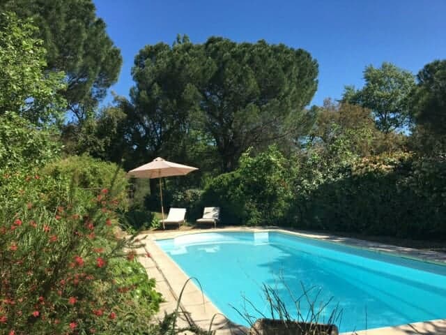 Treehouse in Provence with private swimming pool