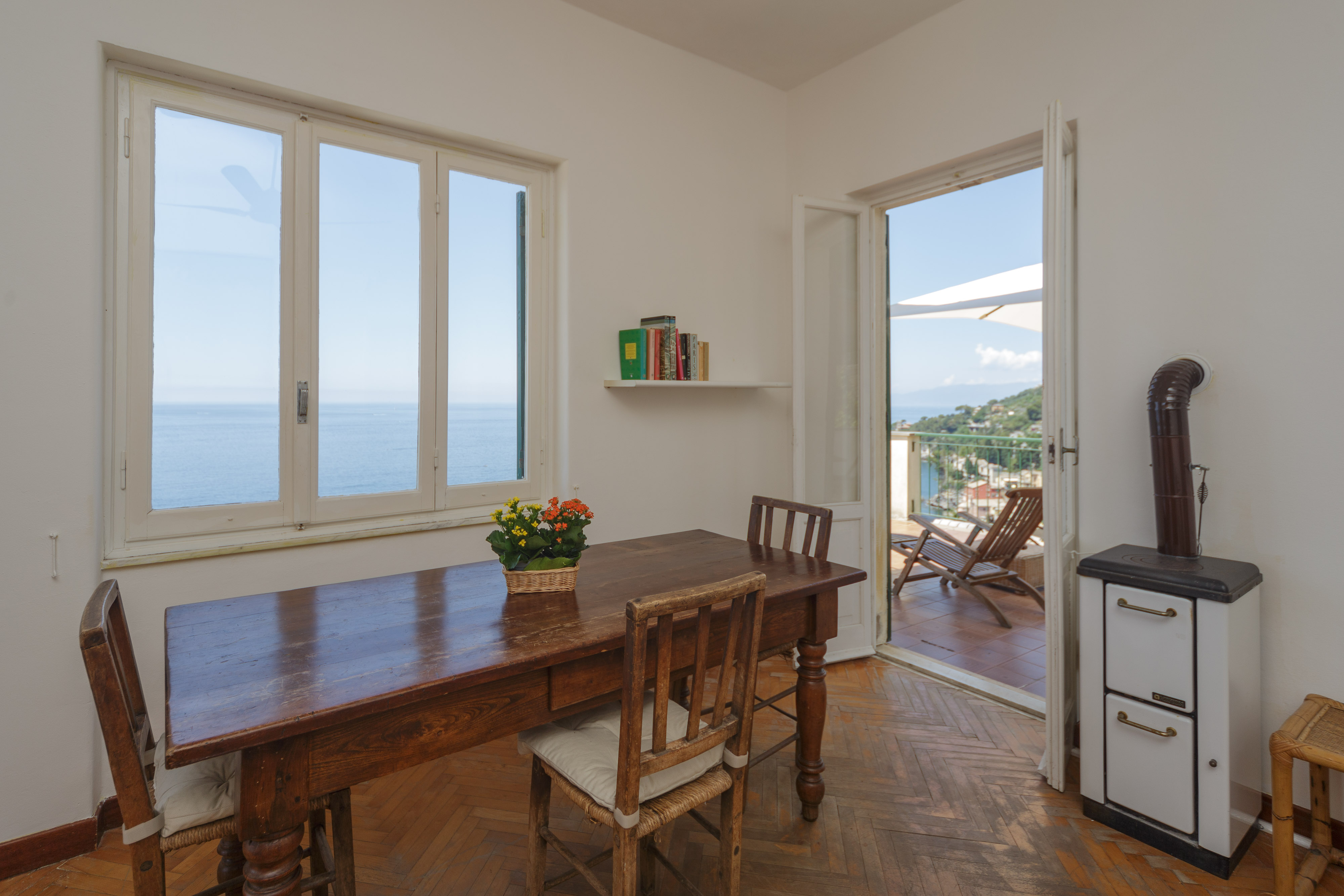 Penthouse in villa with sea view, Sori (Golfo Paradiso) Apartments