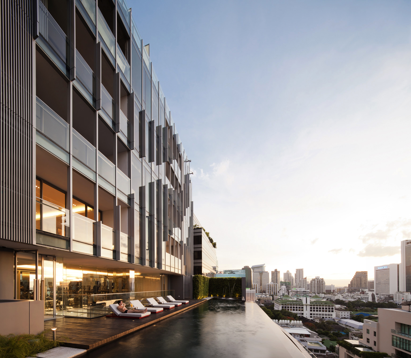 2. Saladaeng Residences, BTS/MRT Silom-Siam-Chula