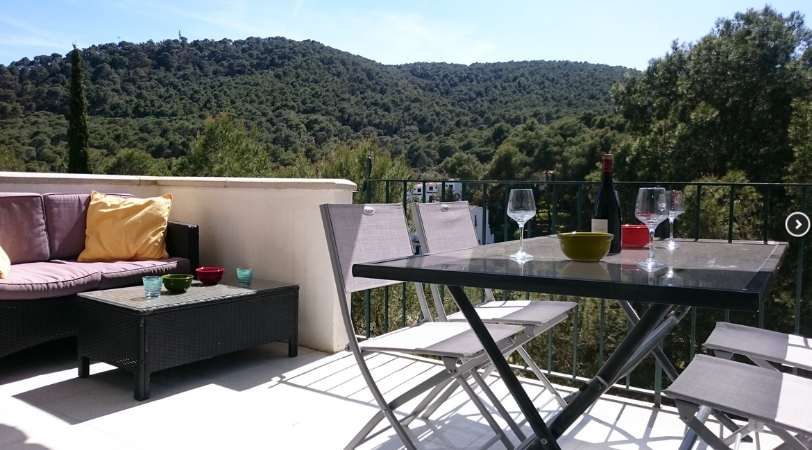 The beach on foot! Appt 6 pers. piscine, parking