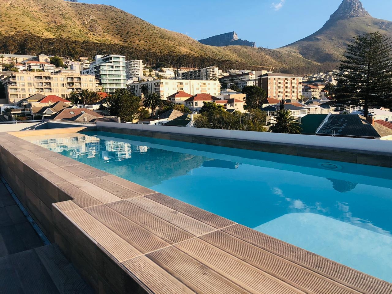 Bright & Sunny 3 bedroom apart with rooftop pool