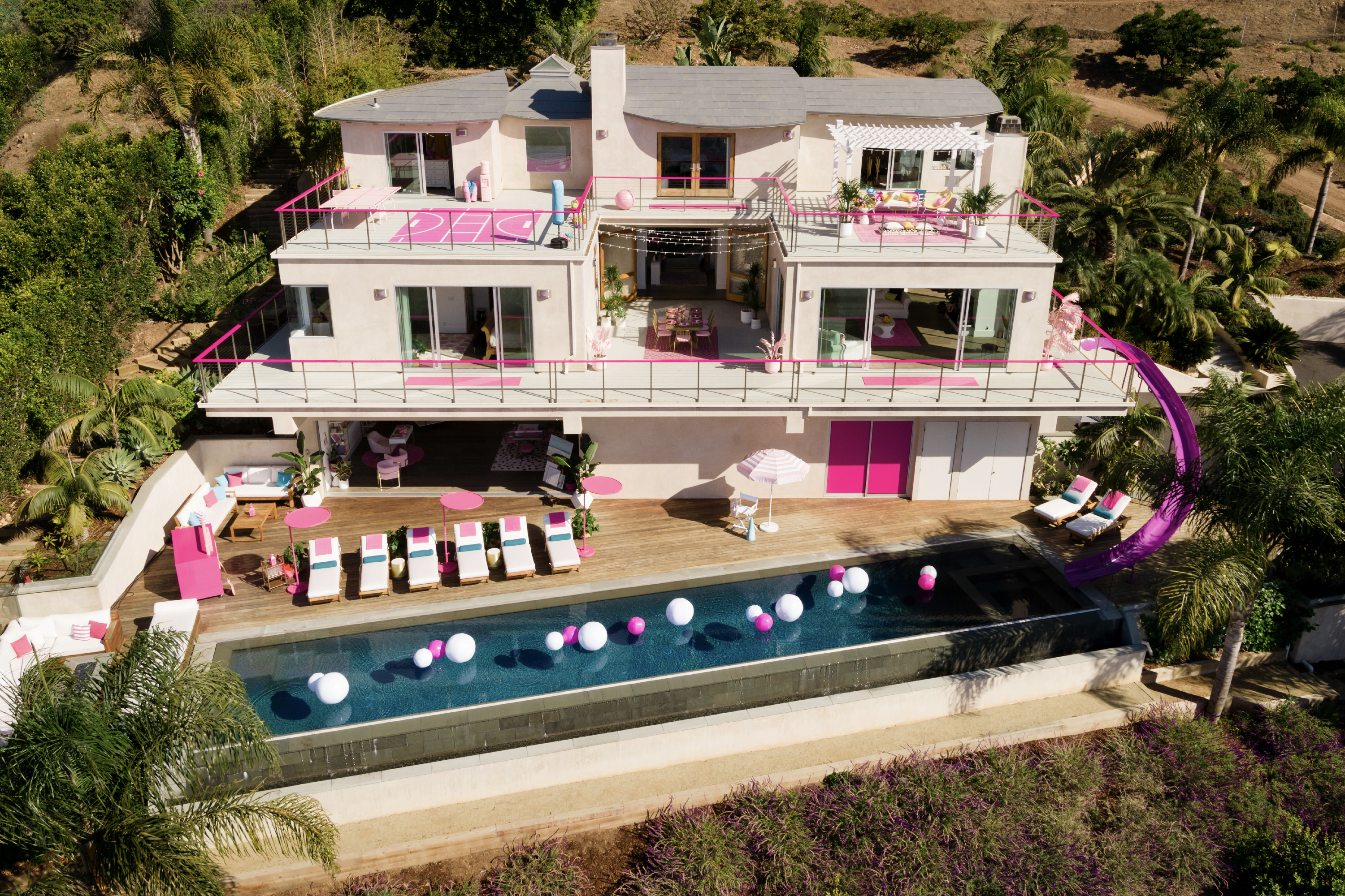 Welcome to the Barbie Malibu Dreamhouse 