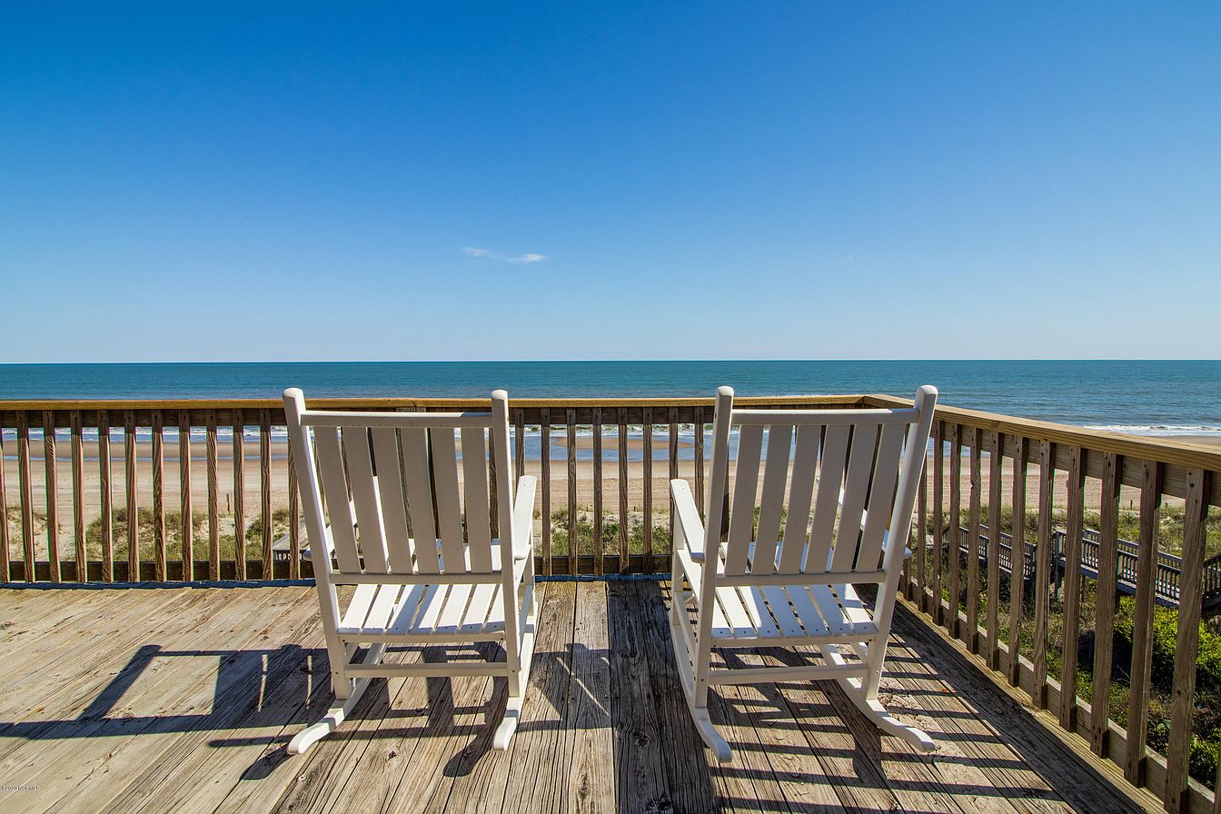 Sunny Oceanfront Family Beach House Houses for Rent in Emerald Isle