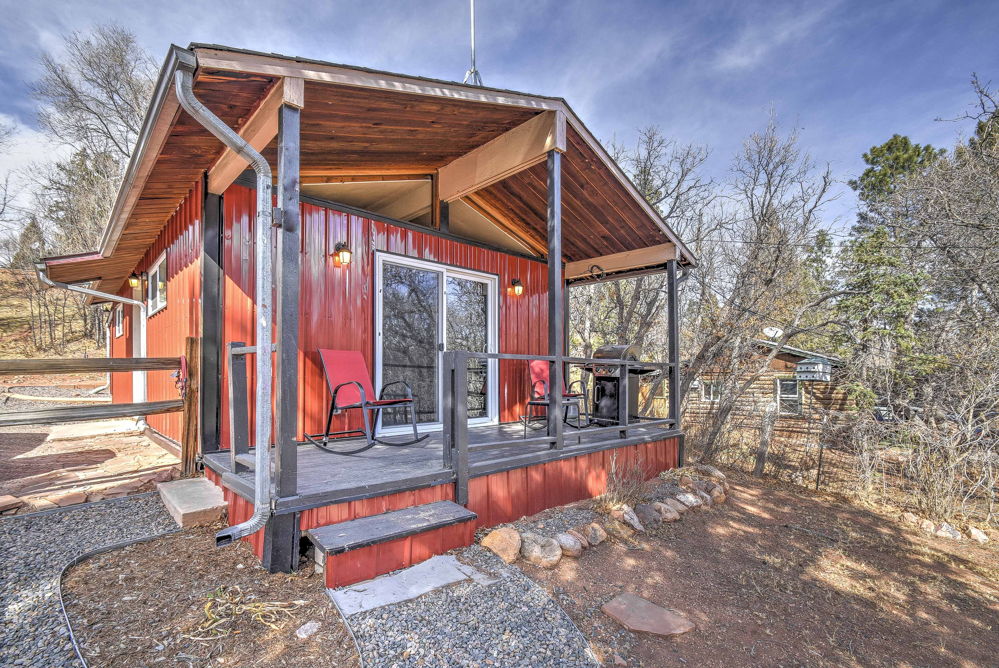 Modern Cabin Close to Everything Cabins for Rent in Manitou Springs