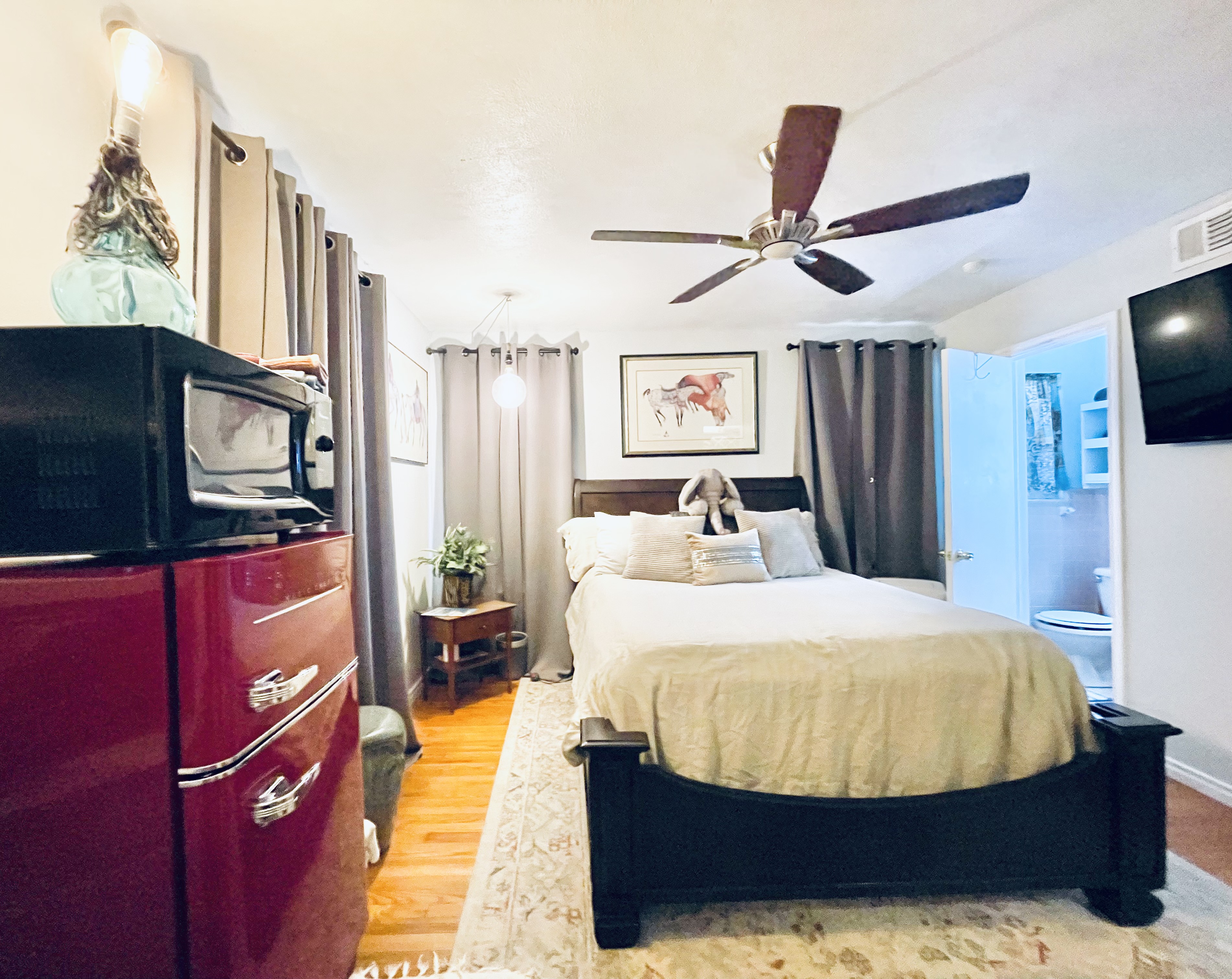 Pet-Friendly Queen - Private Bath & Entry - Nurses in District 1, Dallas