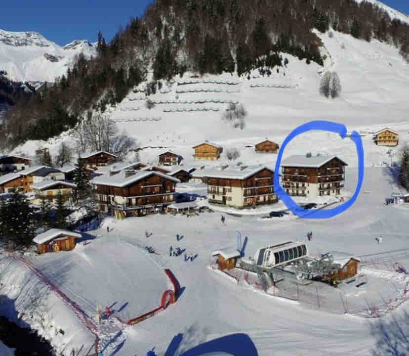 Pretty Studio Savoyard x5 on La Giettaz slopes