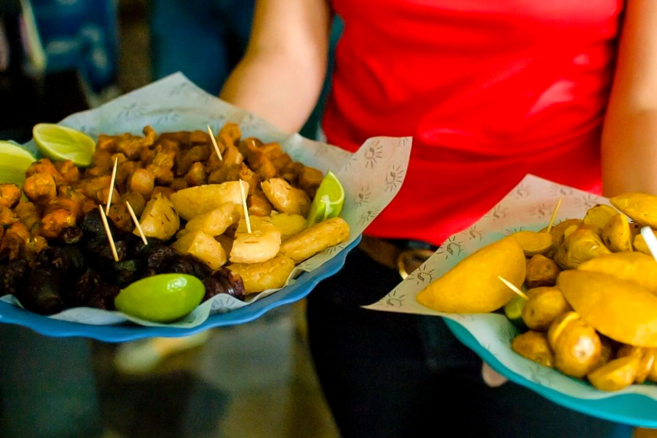 Unique Food Tour With Foodbloggers Airbnb