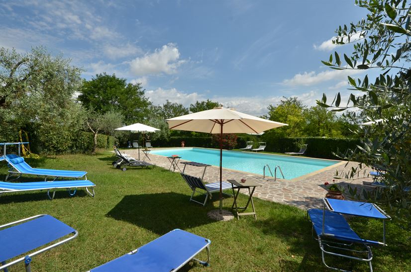 In a typical Tuscan farmhouse, relax and ♥♥