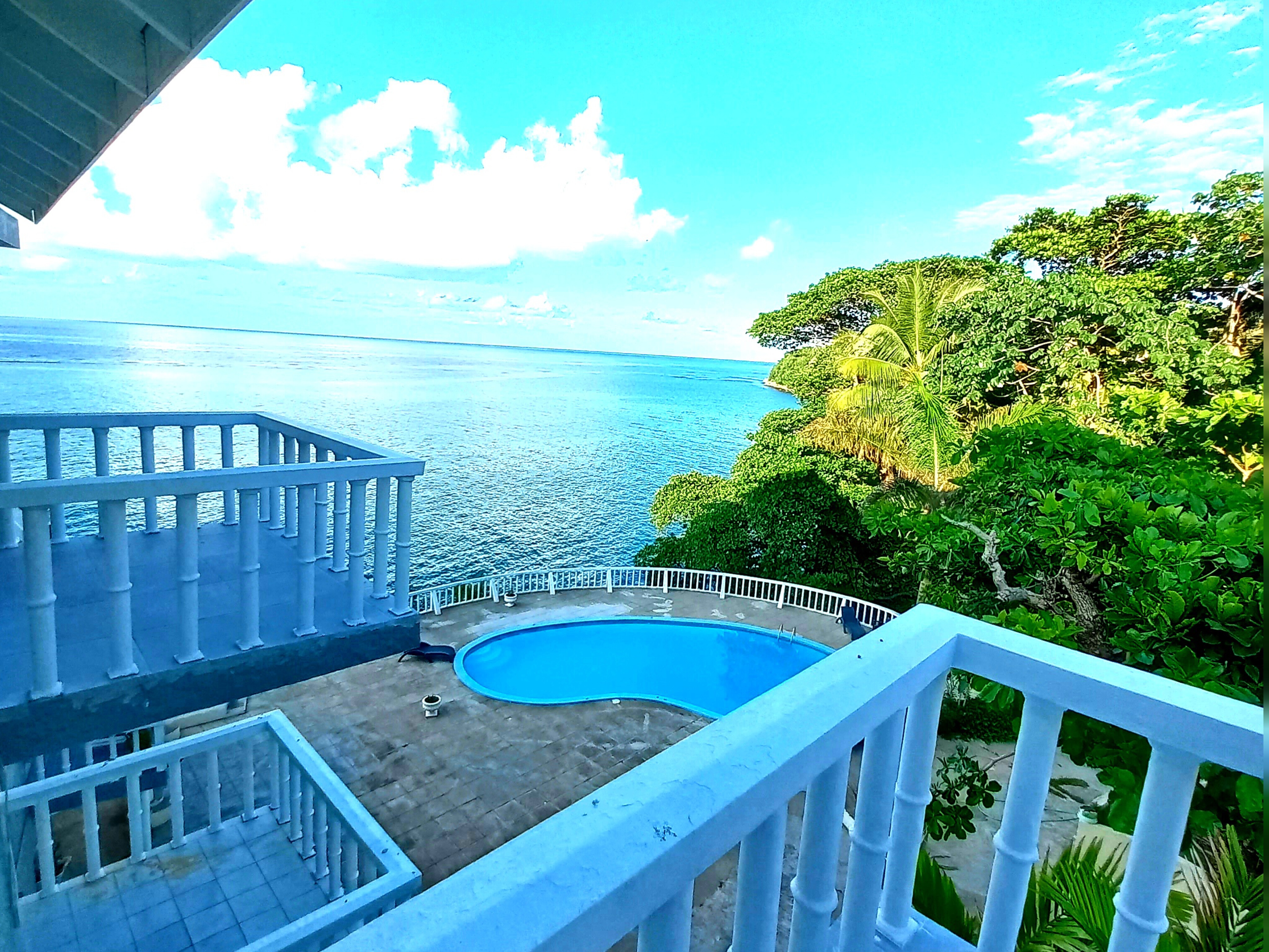 SeaQuest- Relaxing oceanfront condo with a pool