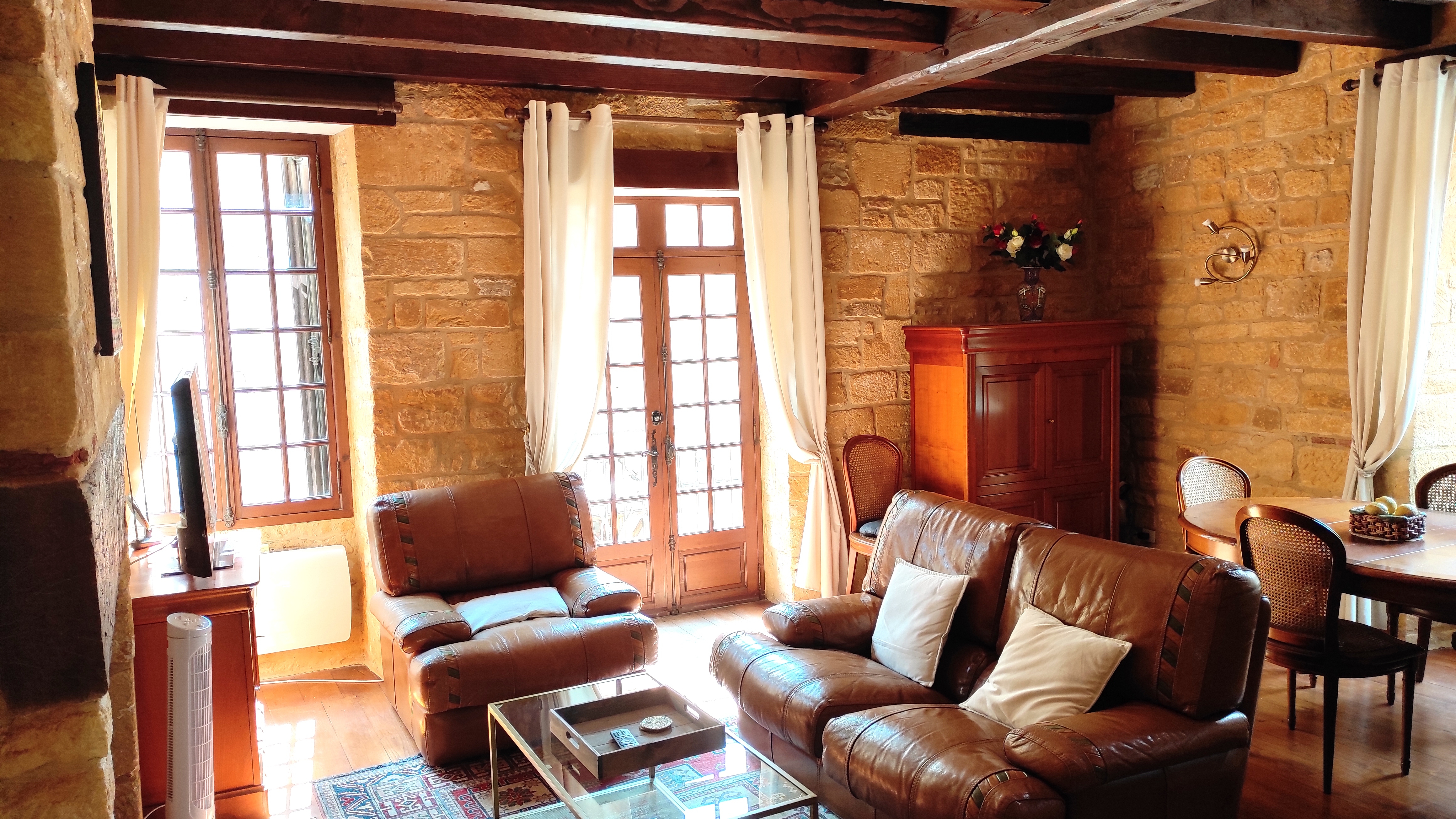 Residence of the 13th century, in the medieval city.