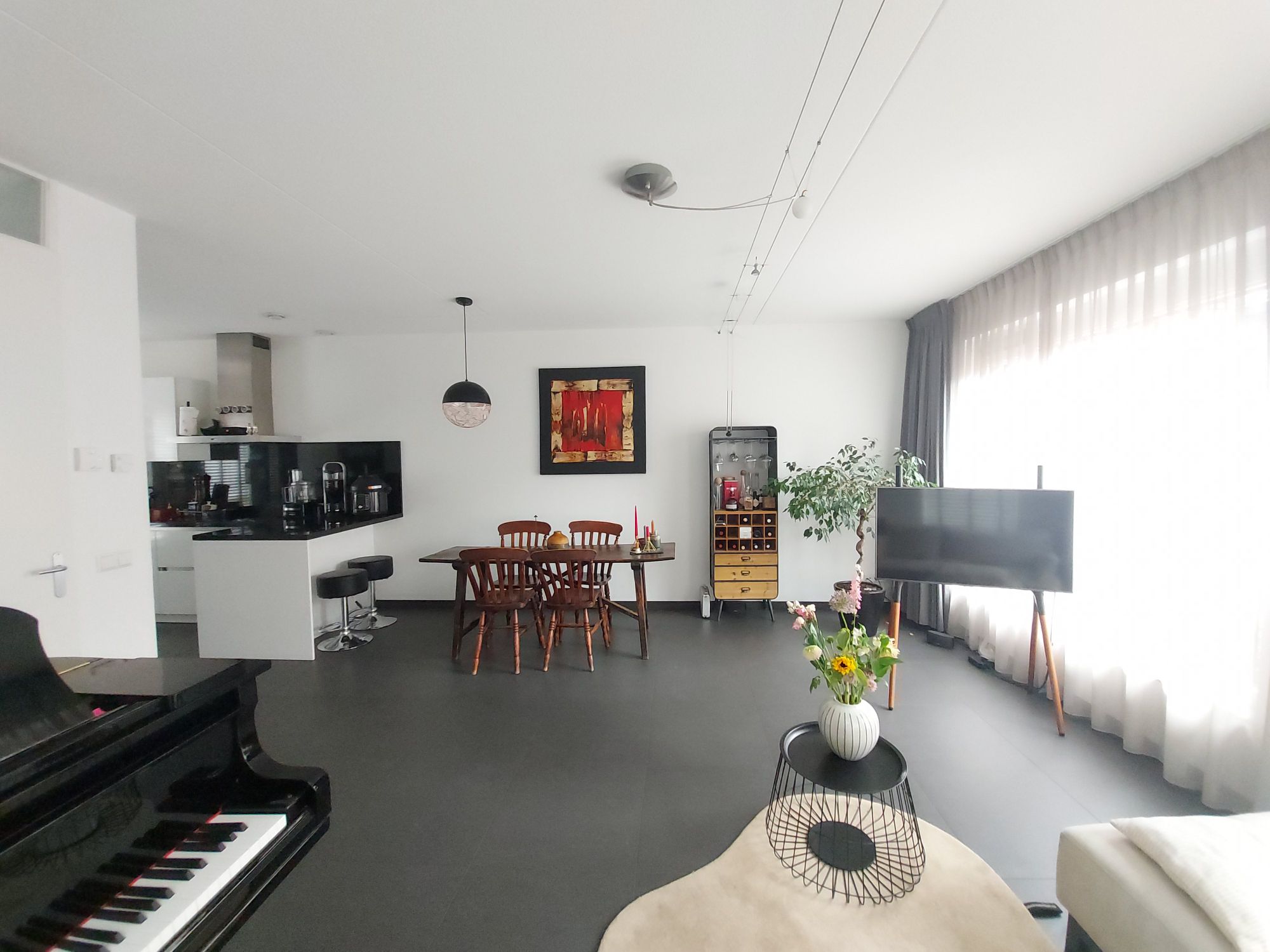 Modern design house in a green area of Amsterdam — Amsterdam stay