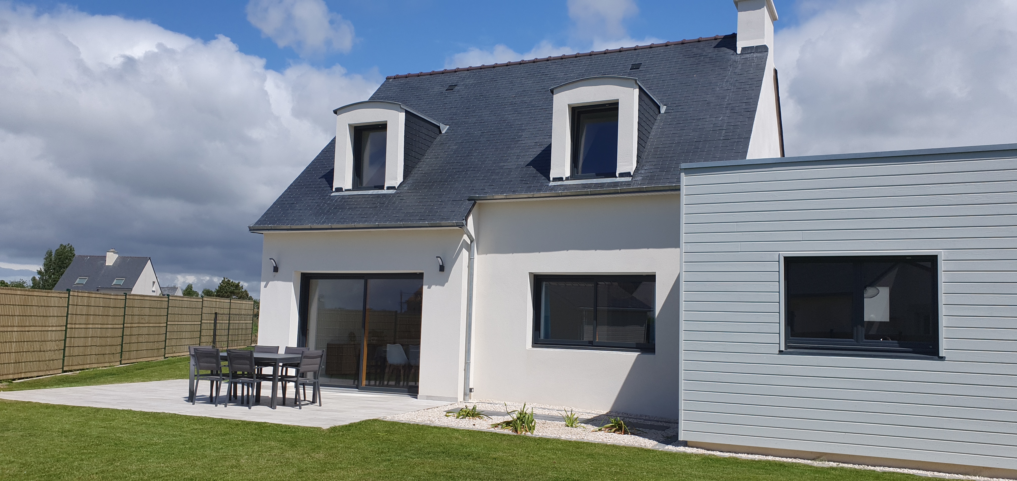 New house 300 m to the beach