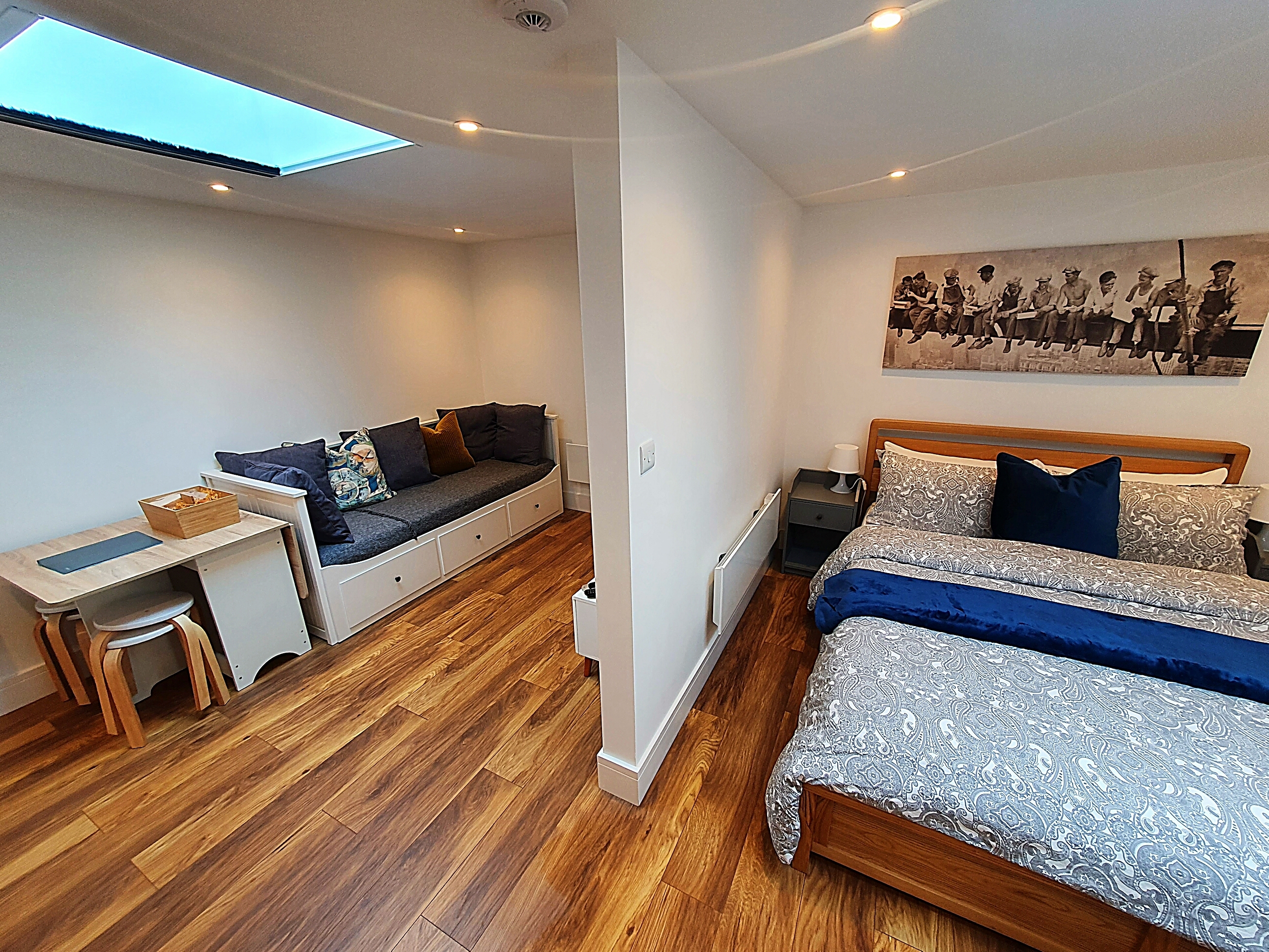 Cosy detached studio- walking distance to CWOA!