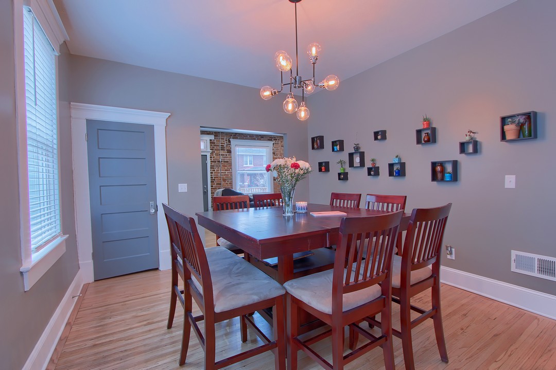Livingston Hideaway - Off Street Parking, 3 BR in Near South, Columbus
