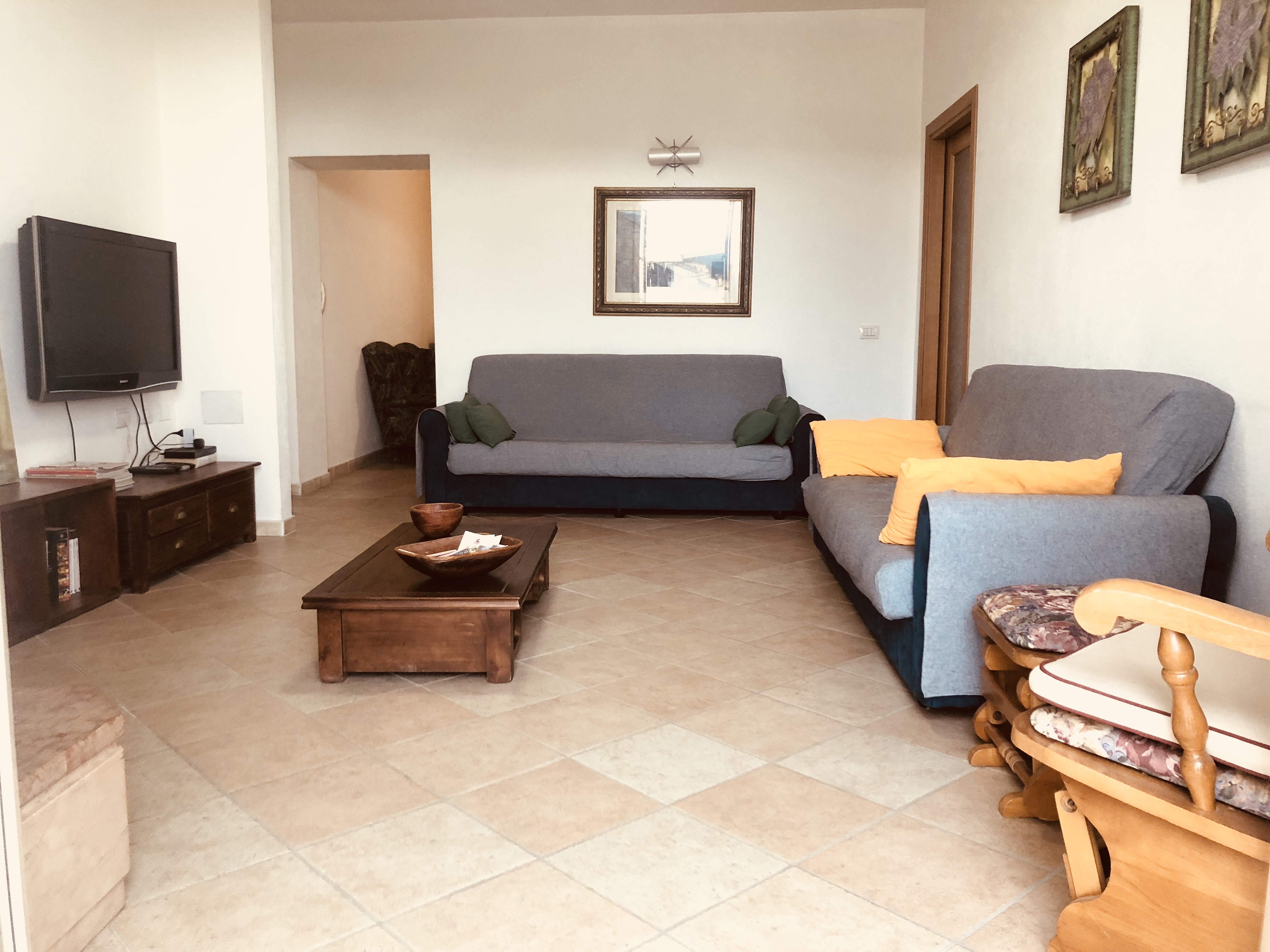 THREE-ROOM APARTMENT WITH EVERY COMFORT IN SINISCOLA-LA CALETTA