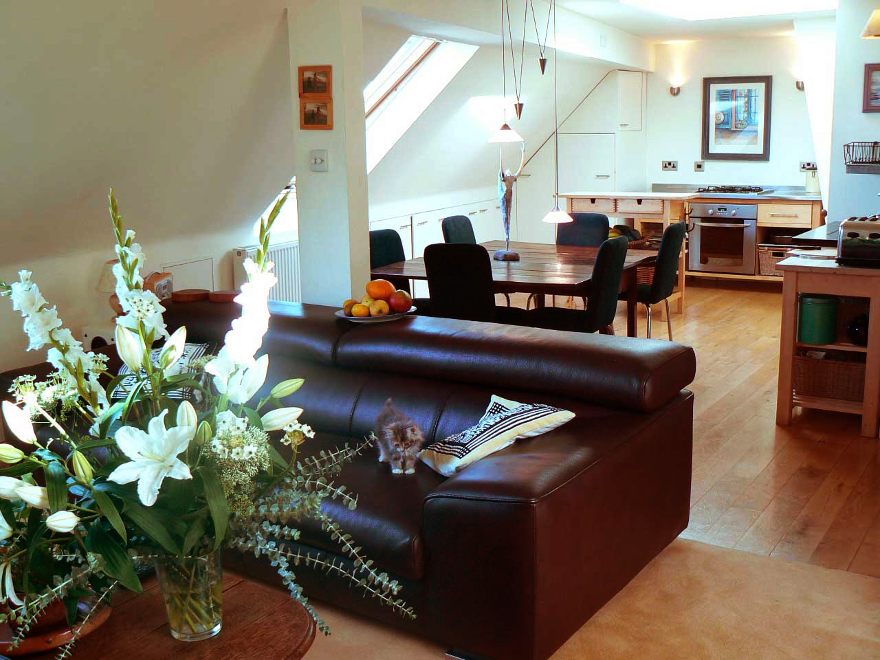 Central, elegant, bright loft with stunning views. in Hillside and Calton Hill, Edinburgh