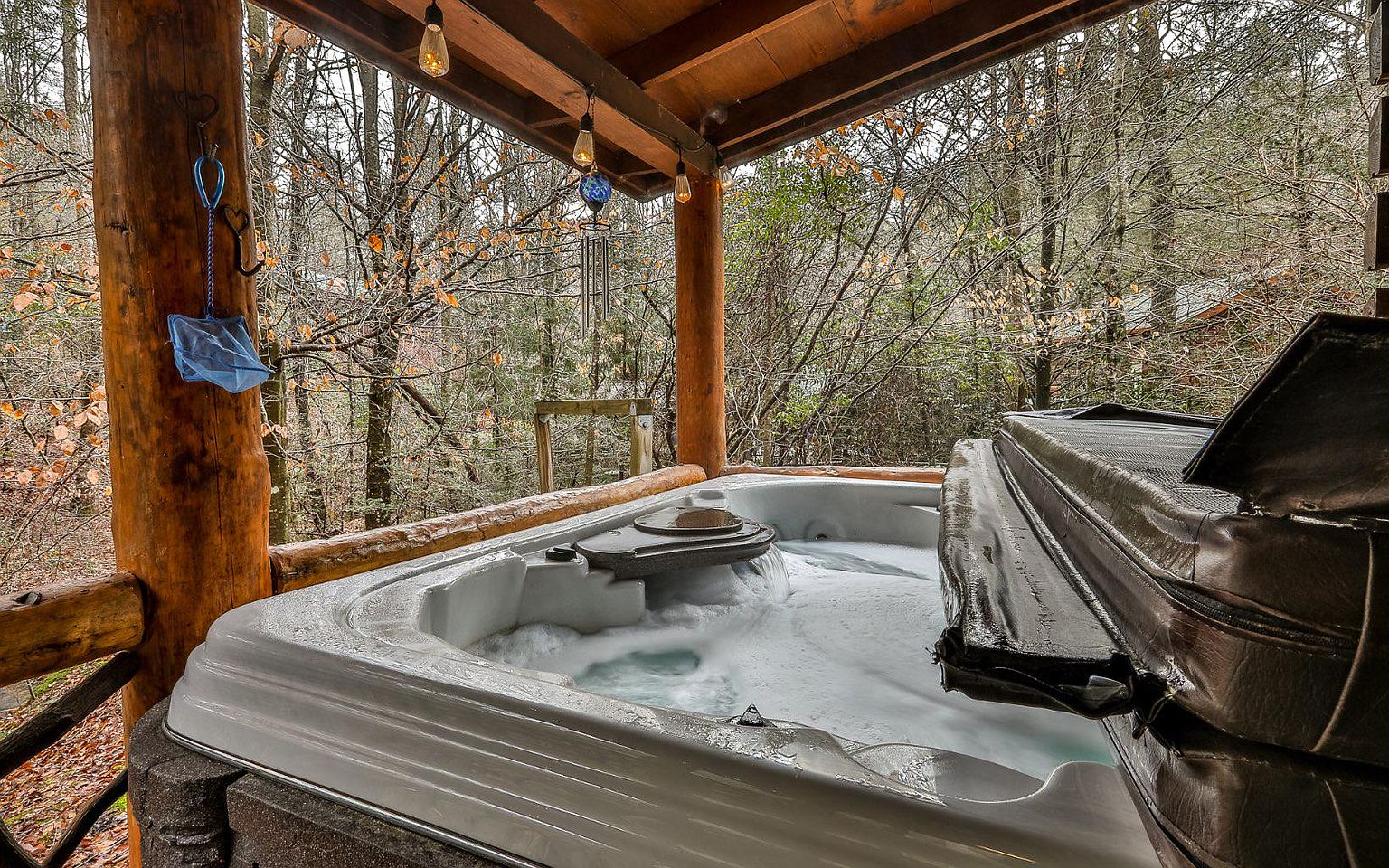 Creekside Log Cabin w/ Hot Tub, Fire Pit Cabins for Rent in Blue