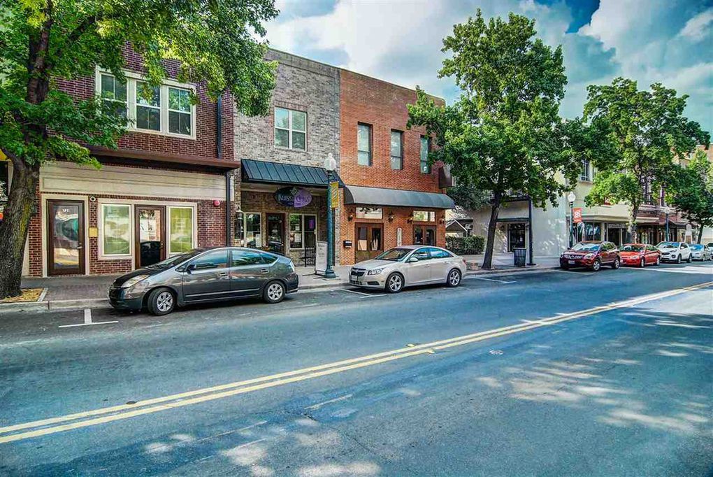 Private Downtown Condo (3 Blocks from Magnolia!) Condominiums for