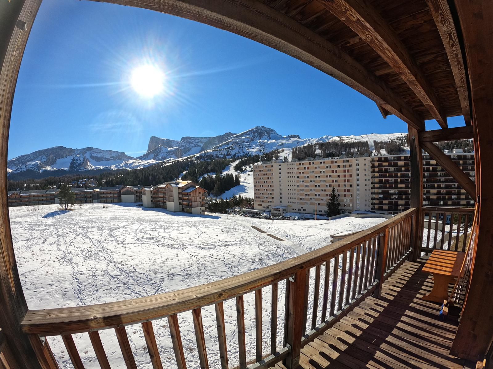 T2 apartment, 6 people, south facing at SuperD