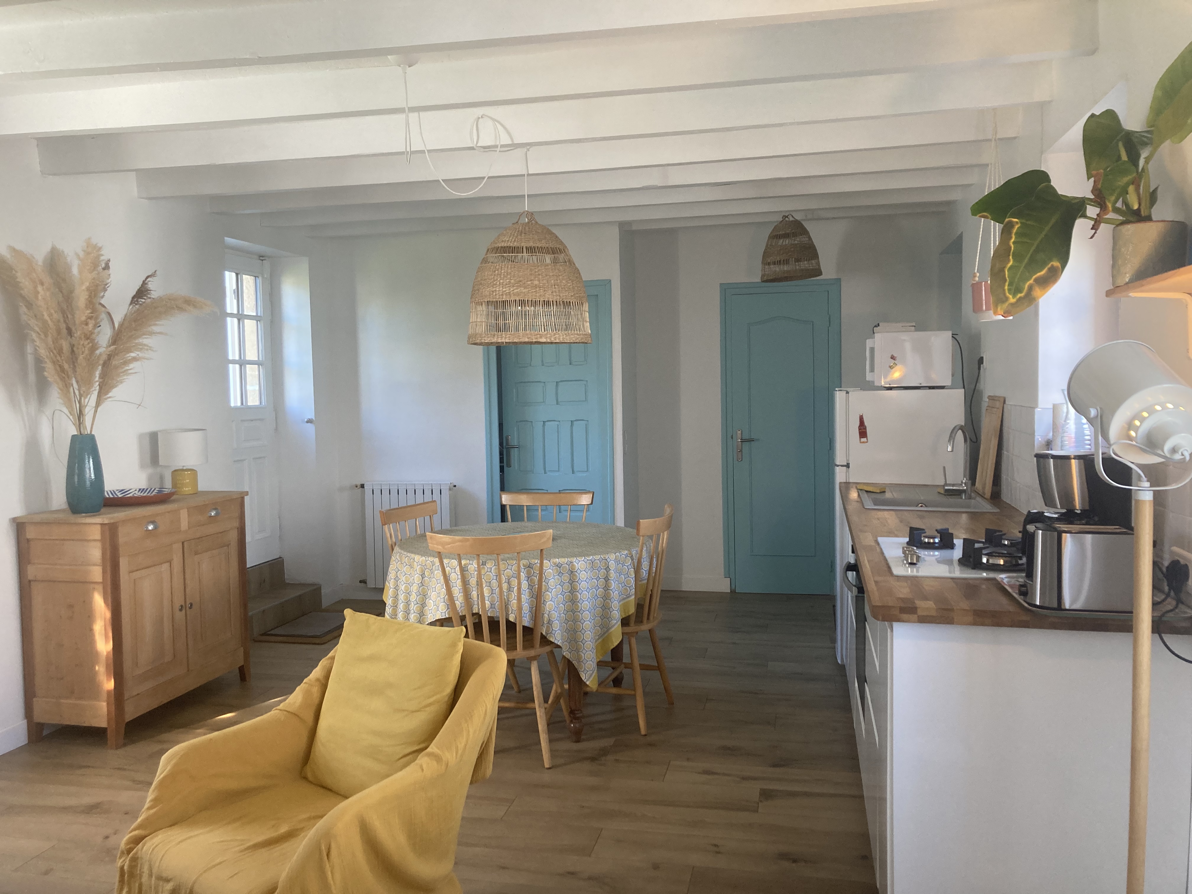 Typical house with garden 500 m from the beach