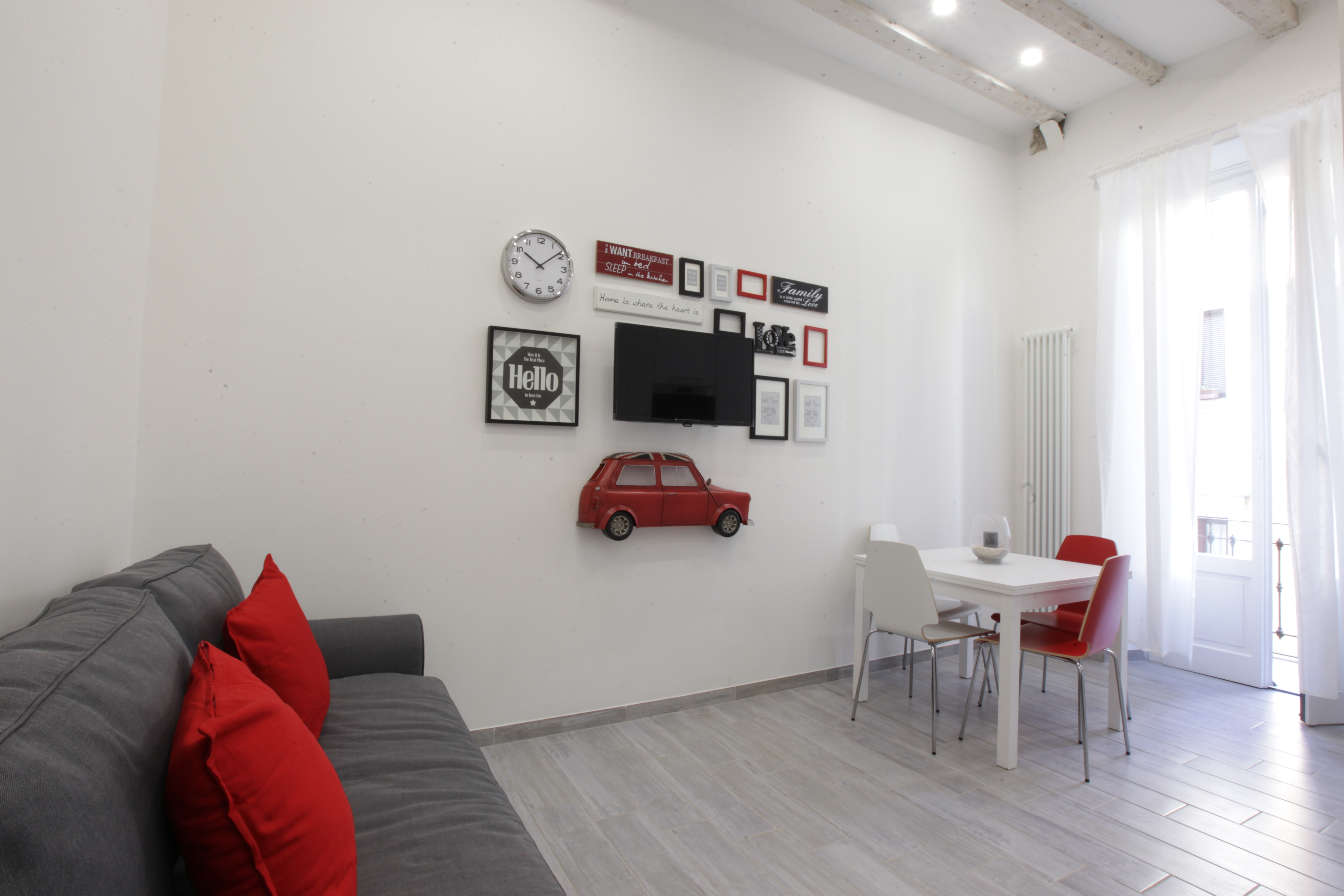 Stylish 1BR in City Center – Balcony & Metro M2/M4