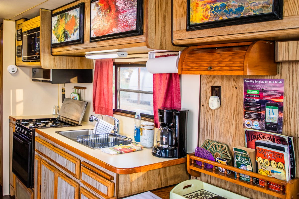 Retro Rents Painted Ladies,  Betty