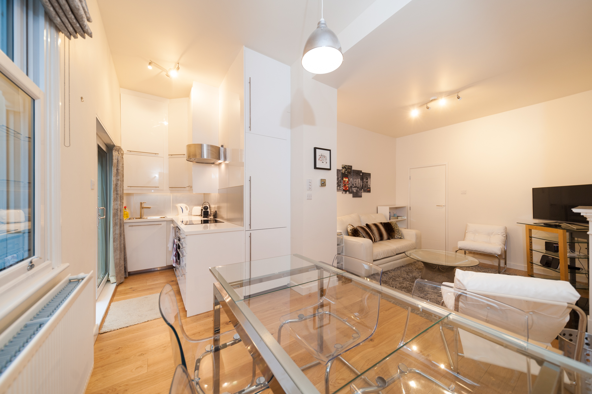 Entire Flat, Fabulous, Top rated, super host,