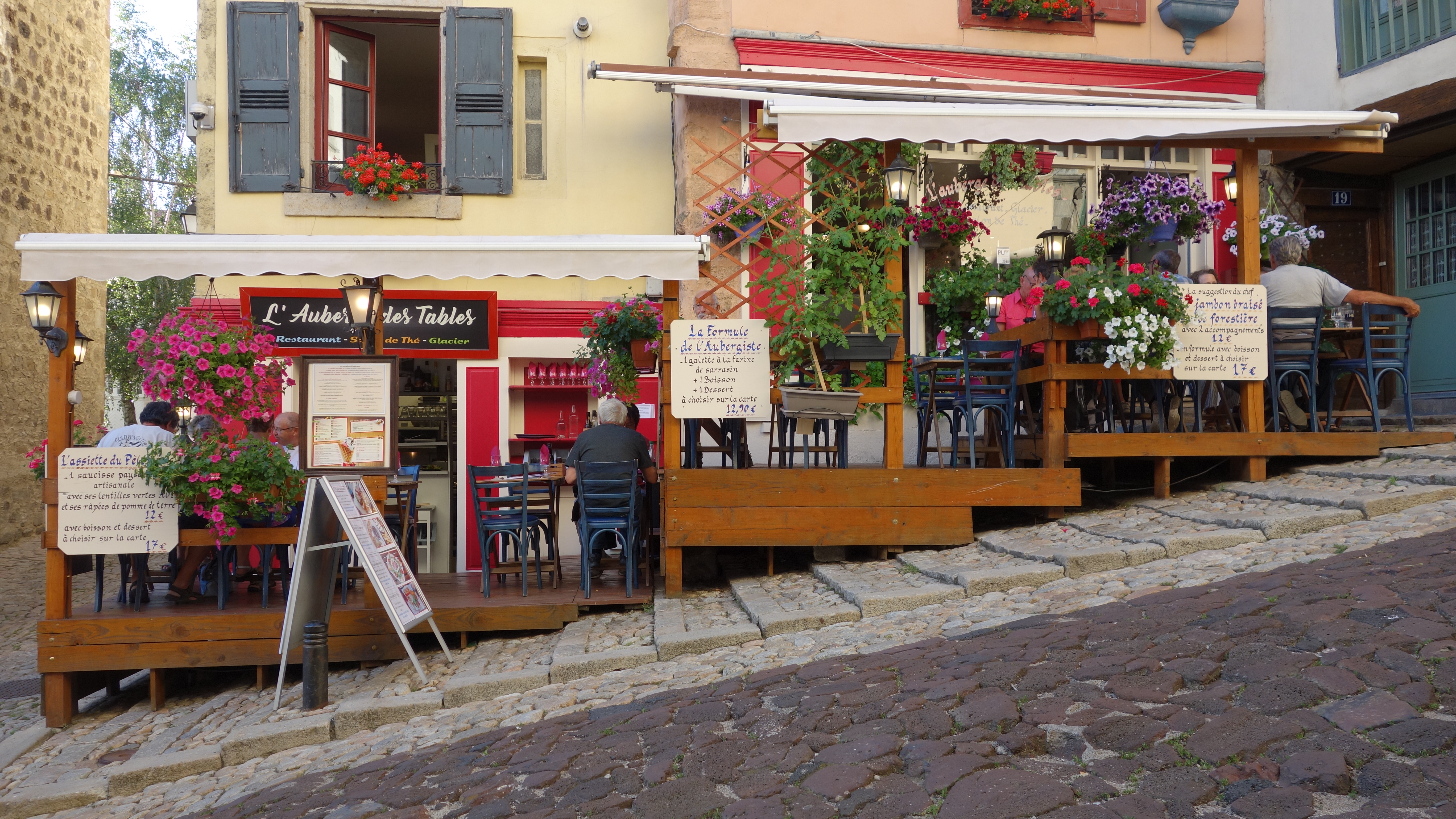L Auberge Des Tables Apartments For Rent In Le Puy En Velay Auvergne Rhone Alpes France L Auberge Des Tables Apartments For Rent In Le Puy En Velay Auvergne Rhone Alpes France