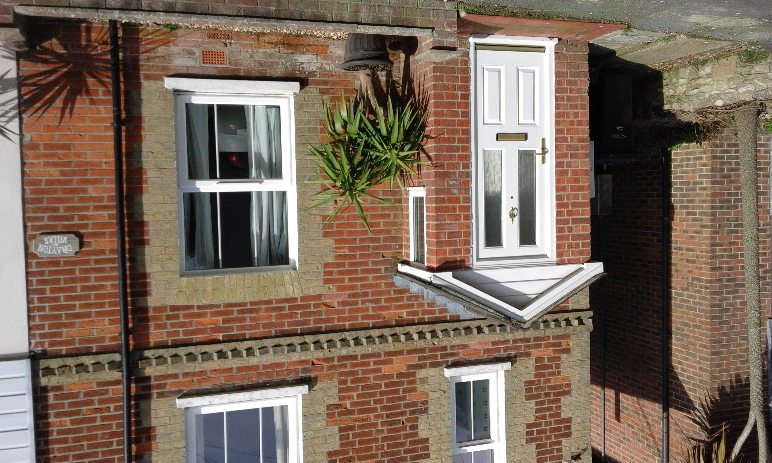 Drayton Upstairs in a country village by the sea Apartments for