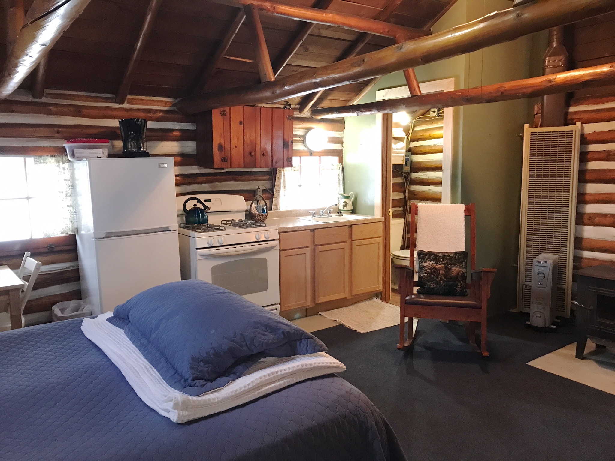 Ellis Lake Resort Pine Log CabinInterlochen Cabins for Rent in