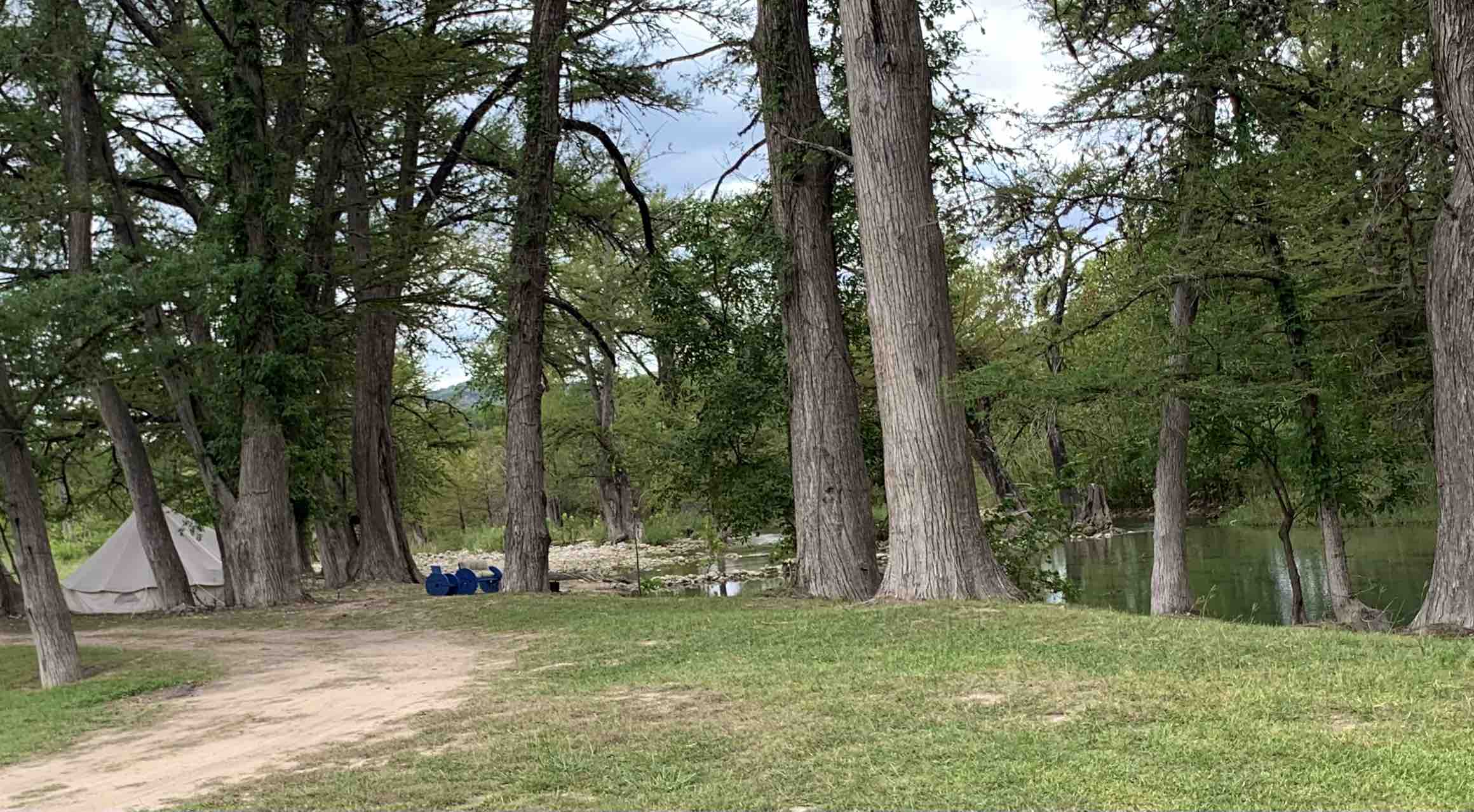 RUSTIC COUNTRY TENT... banks of the Medina River